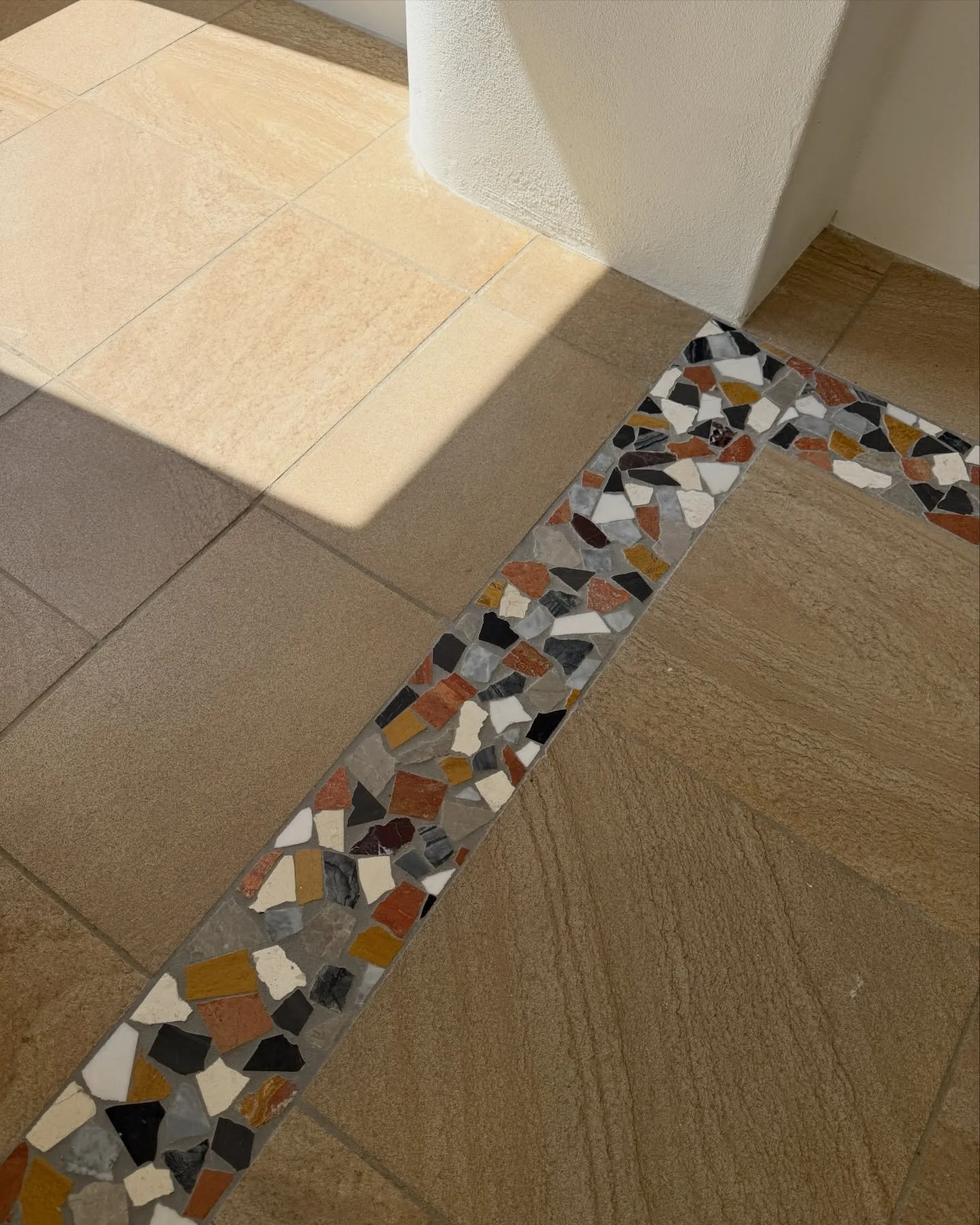 Our ST2V705/PAL Tutti Frutti Honed Marble Mosaic