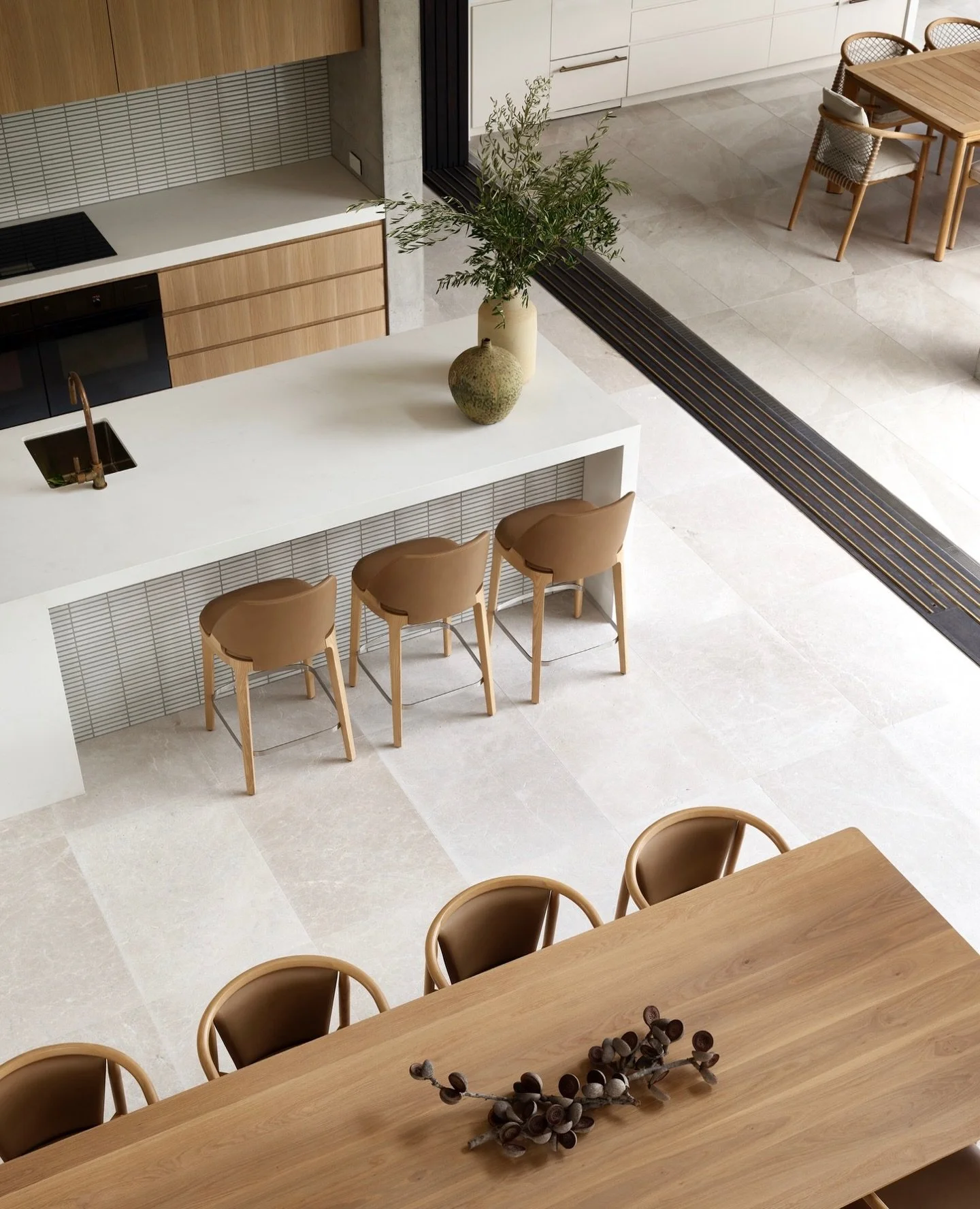 Our custom 900x600mm sandblasted/brushed Empire Marble featured throughout the Riverstone project with @tim_ditchfield_architects @jdconstructions_noosa 

Photography by @scottburrowsphotographer 

ST6B70869