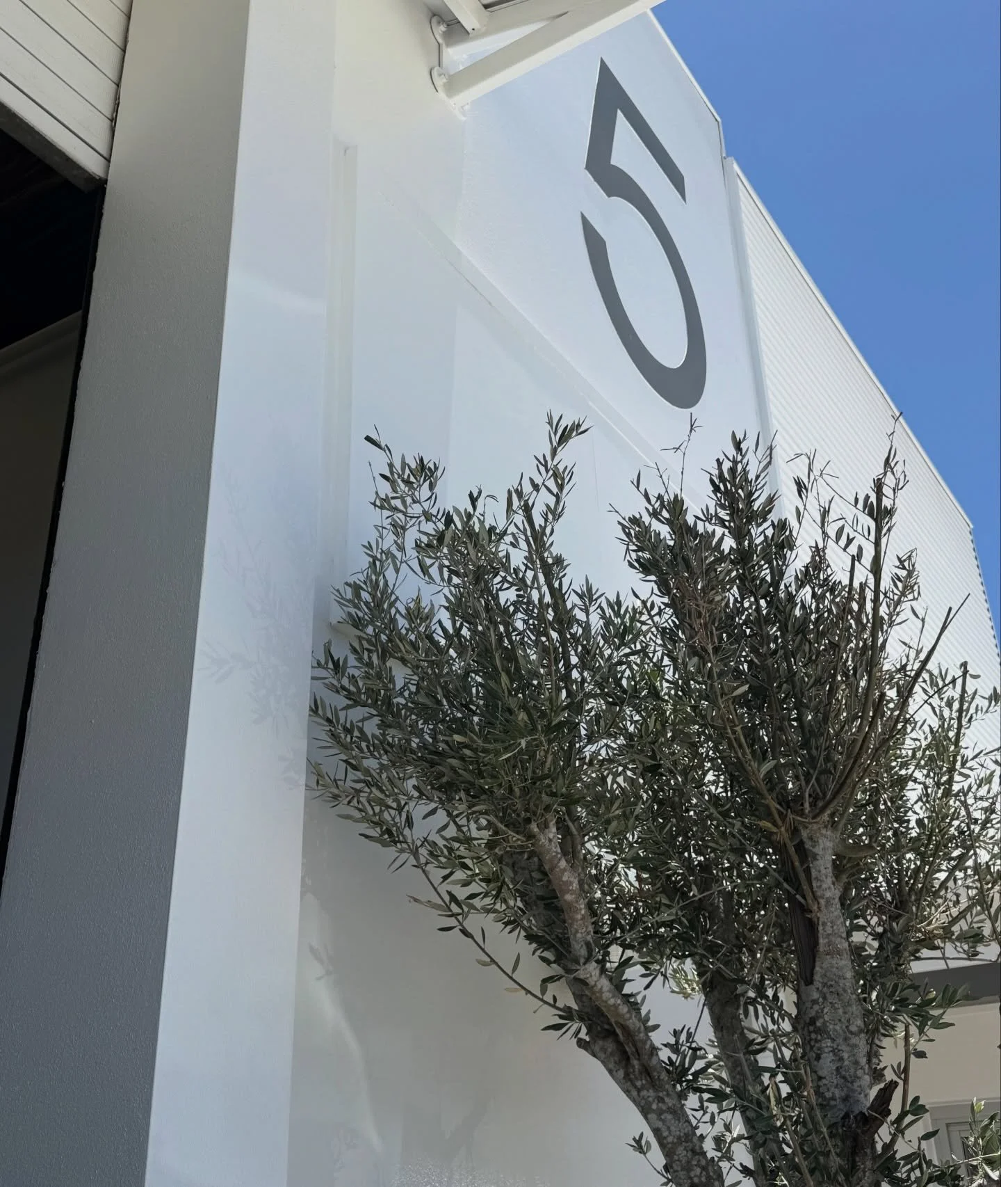 Big things are happening behind the scenes.
Our showroom move is officially underway, renovations are in progress and new displays are coming to life.
More to come soon 🤍