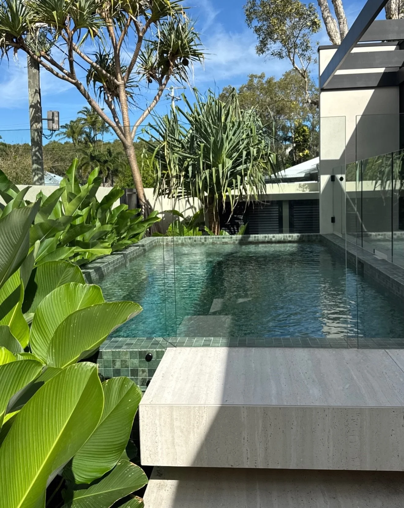 Our 50x50 Sukabumi Blend mosaic on site with @mcgarrybuilders_ @dennishillarchitect

CTSC103/