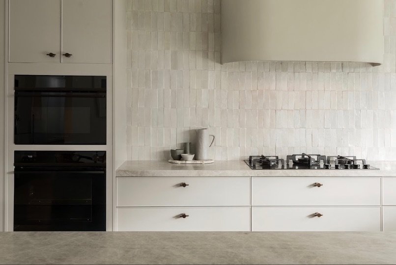 Our Moroccan Bianca 50x150mm handmade Bejmat on site with @sealandabuildco 

CT1EZ102/V/BEJ

Builder @sealandabuildco 
Photography @z.mediaaa