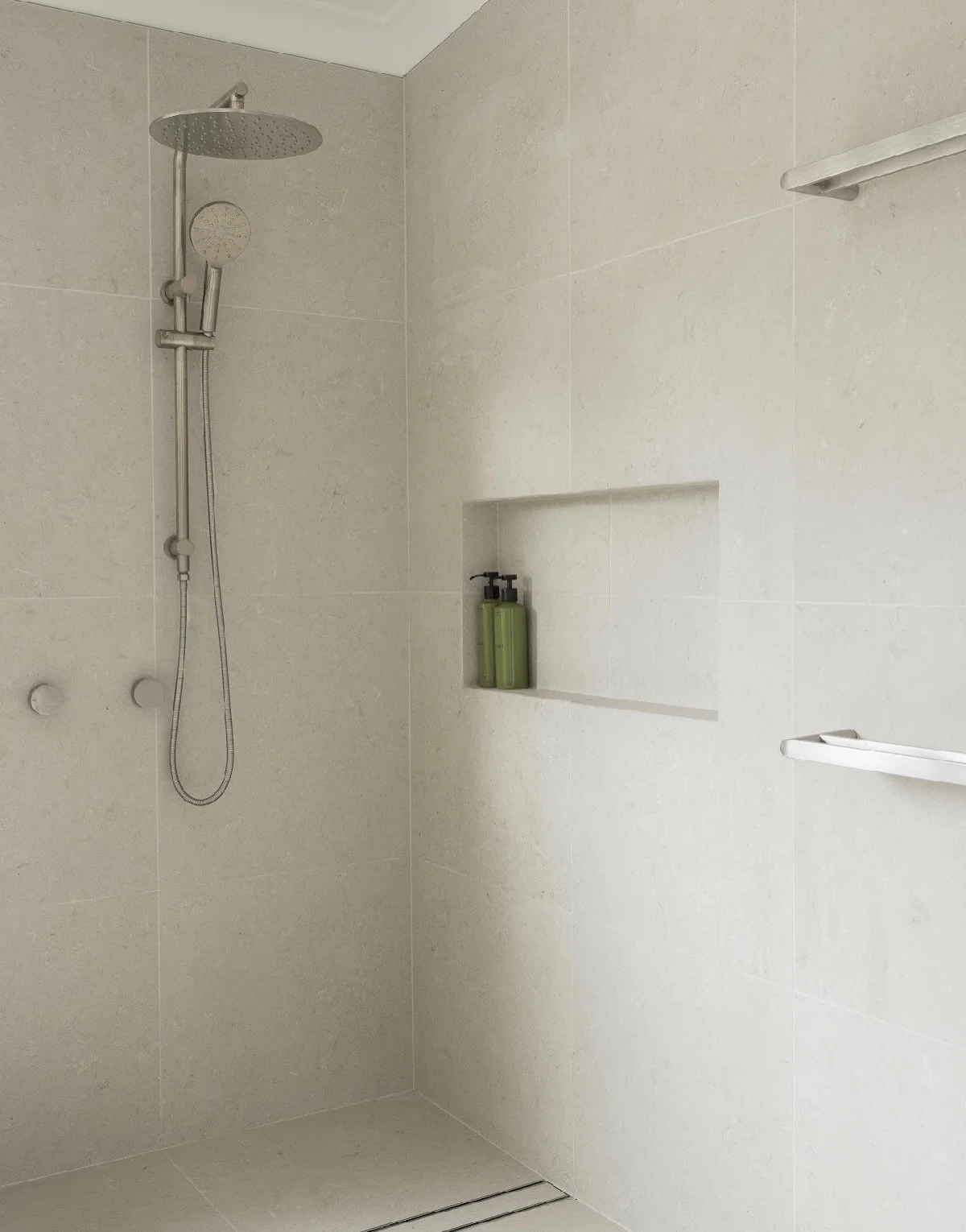 Trinco Beige 600x600 Italian porcelain

CTJB1116

Builder @sealandabuildco 
Photography @z.mediaaa