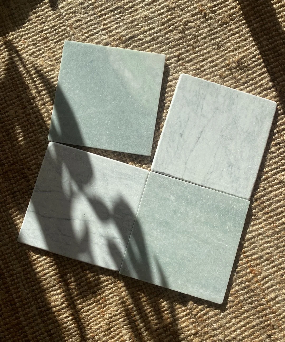 Tumbled 305x305mm Verdi and Carrara marble 🤍