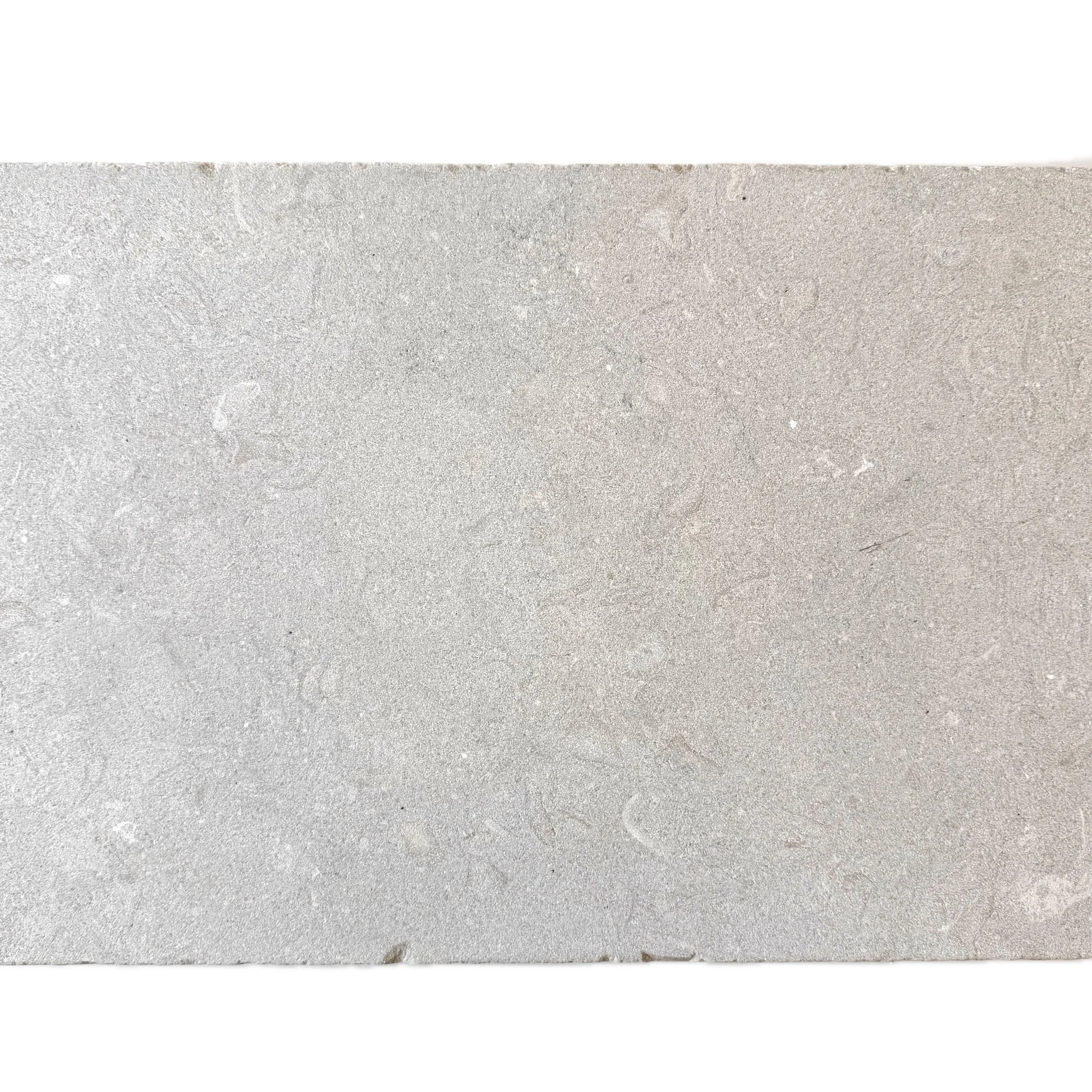ST2EI10180 WILLA SILVER LIMESTONE SANDBLASTED/TUMBLED 610X406X30MM