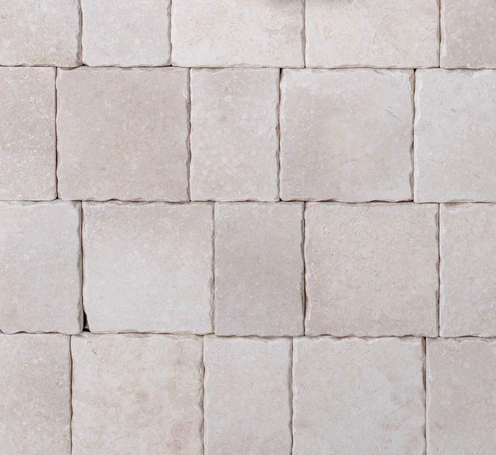 ST1G117/COB MARIA AGED LIMESTONE COBBLES 100-150X150X20MM