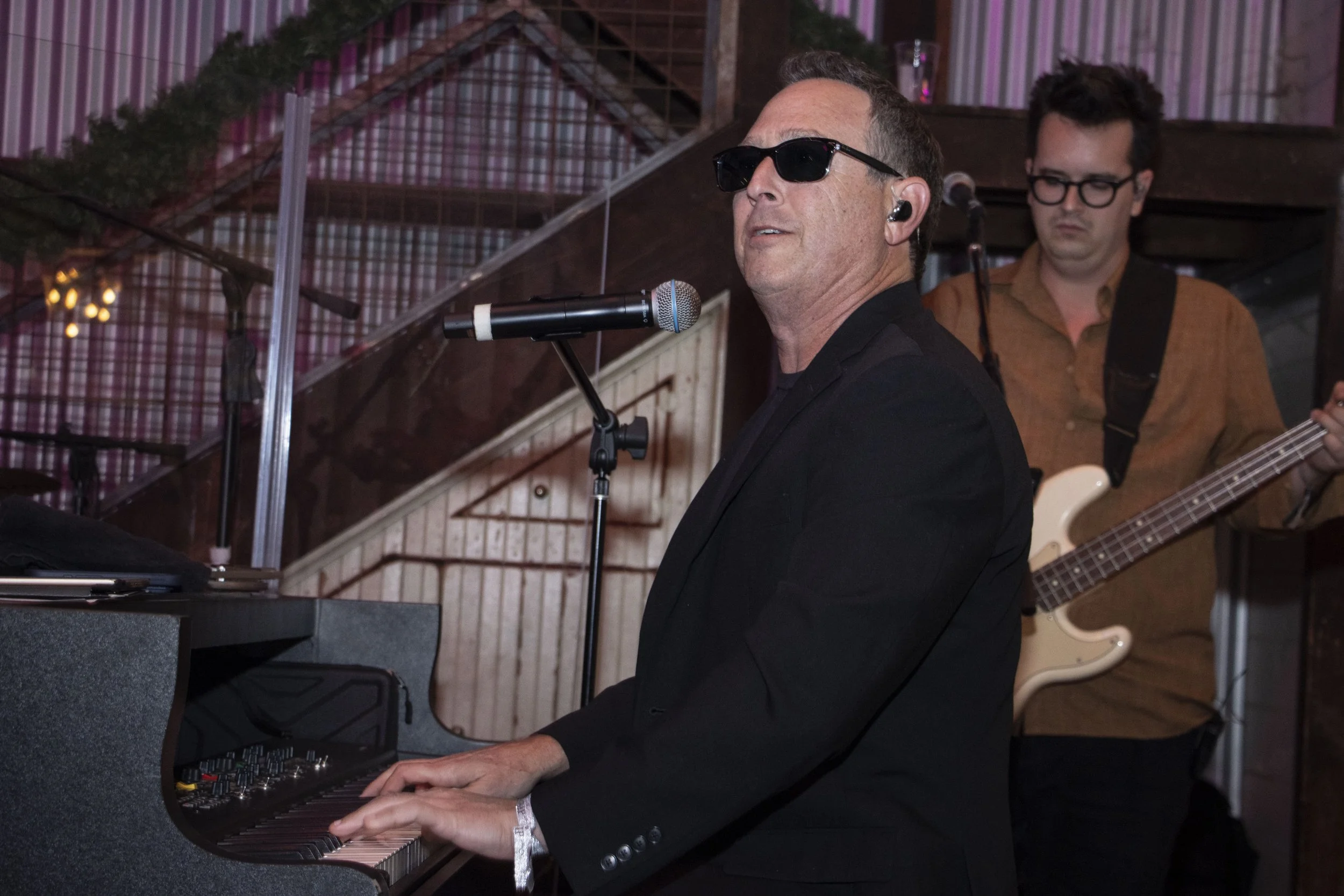 Billy lead singer.jpg