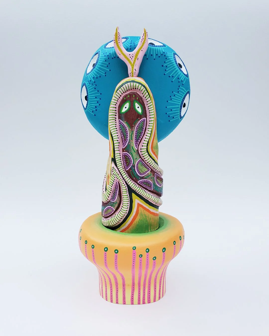 L&rsquo;Origine du Monde 🐍 &ndash; Totem n&deg;21. (English translation in the comments)
Le serpent est un arch&eacute;type fondamental, li&eacute; aux sources de la vie et de l&rsquo;imagination. &Agrave; travers le monde, de nombreux mythes lui do