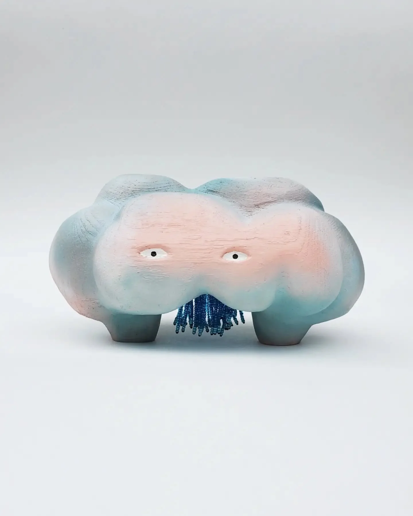 Totem de la pluie 💦☁️, car l'eau c'est la vie.
Bois de bouleau, peinture acrylique, perles, fil de polyester.
Largeur: 20 cm, hauteur: 12 cm, profondeur: 11 cm.
Disponible 👉 www.celineh2o.com
//
Rain Totem 💦☁️, for water is life.
Birch wood, acryl