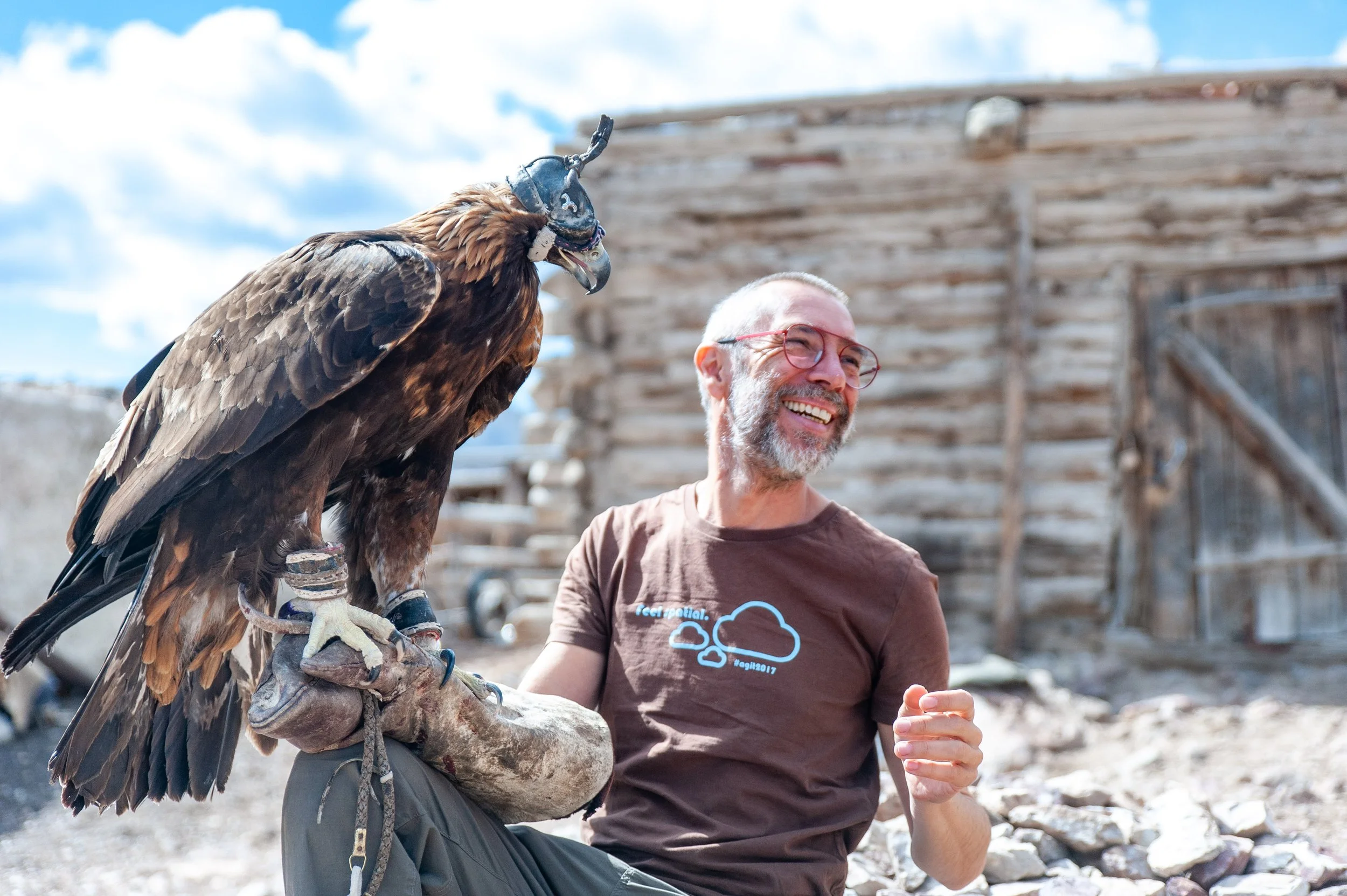  Auch wir dürfen den Adler halten. Für Didi geht damit ein langer Traum in Erfüllung 