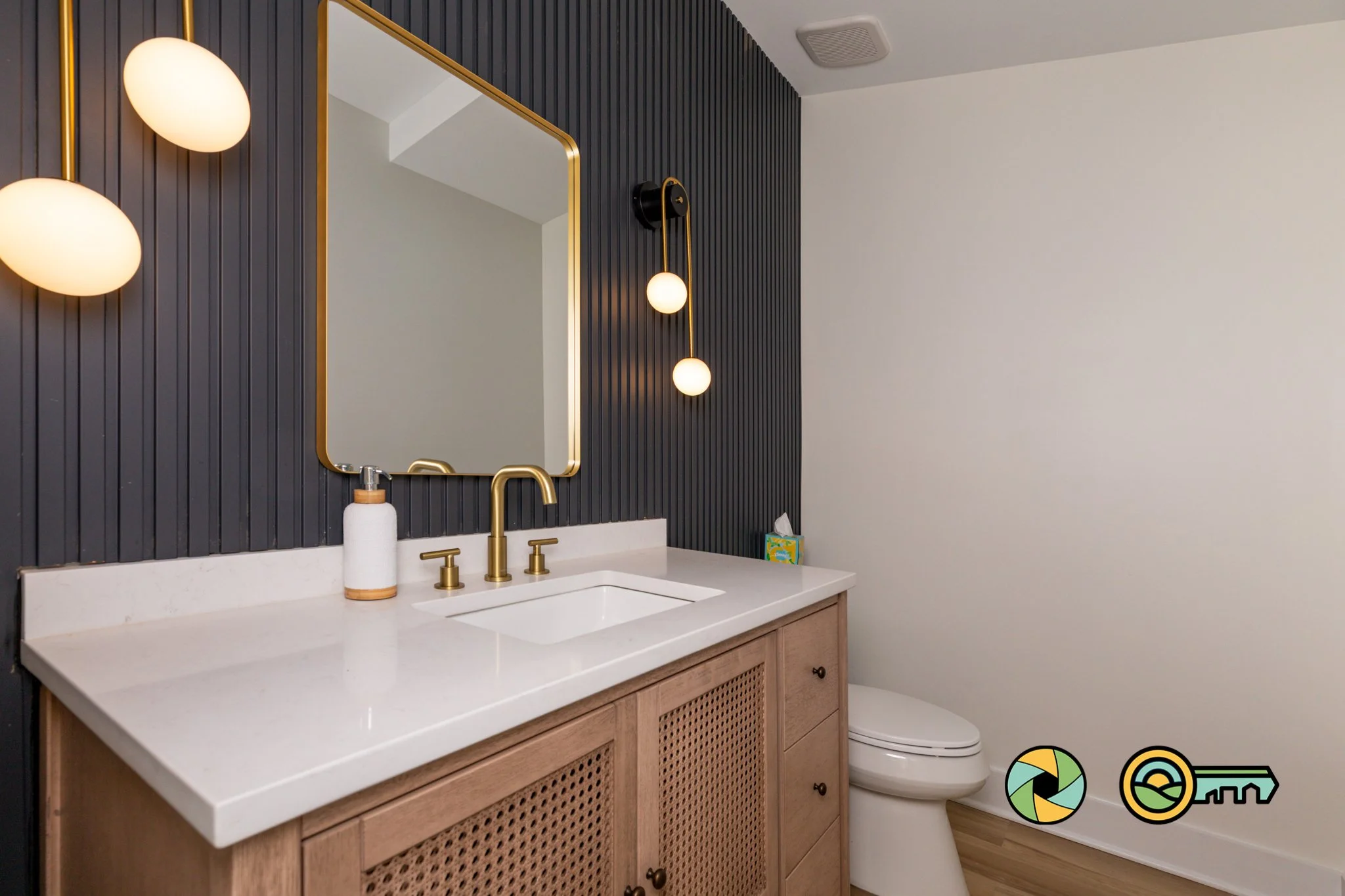 32 Upstiars Half Bath _Q6A0251.jpg