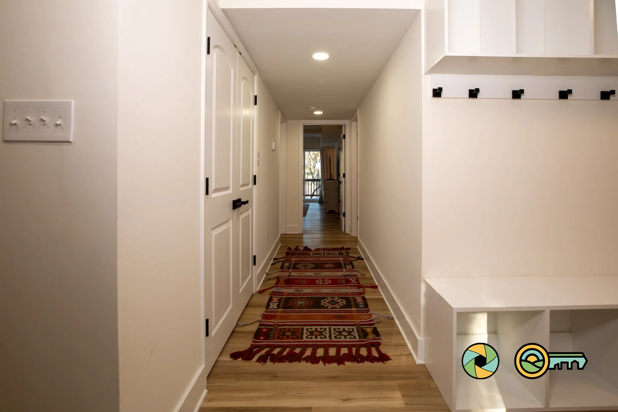 02 Entry_Q6A0008-2.jpg