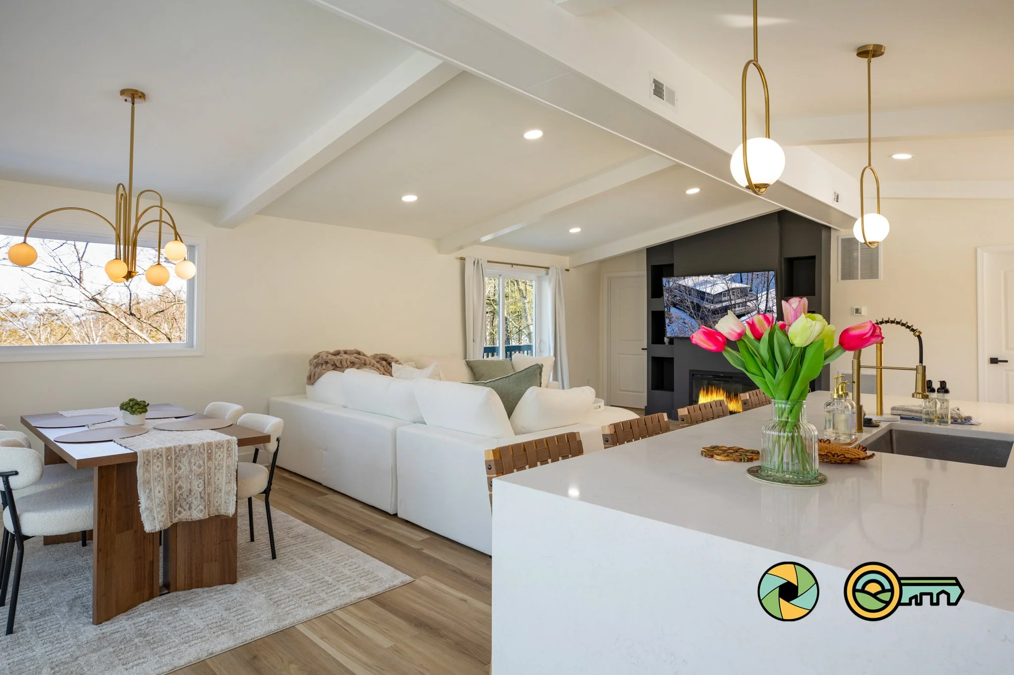 21 Upstairs _Q6A0163-Edit.jpg