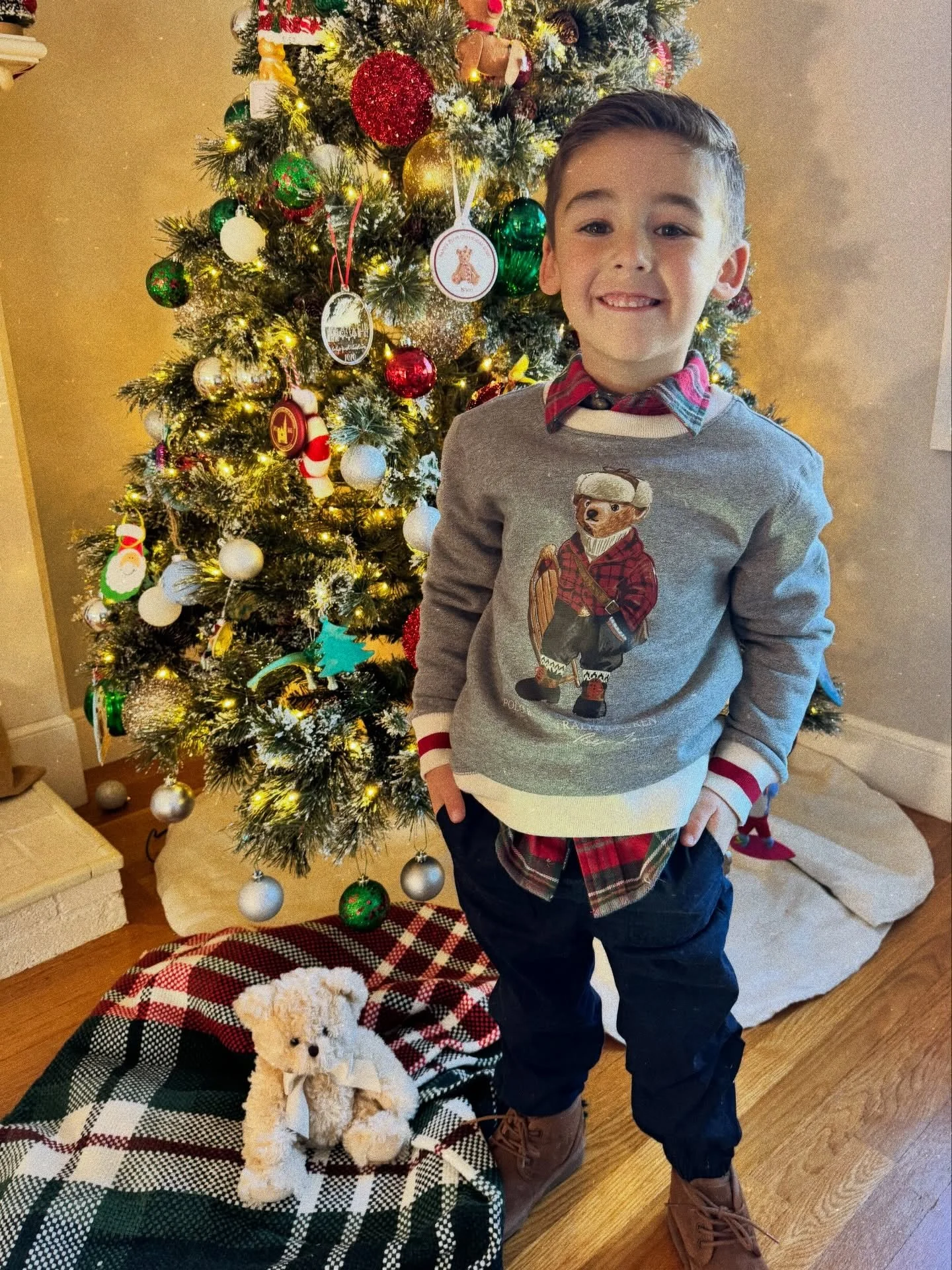 Christmas Card &lsquo;25. 🧸🌲❤️
Wishing all of my friends, family, clients, and everyone who supports my little business the happiest of holidays. I never forget what a gift it is to have you all.