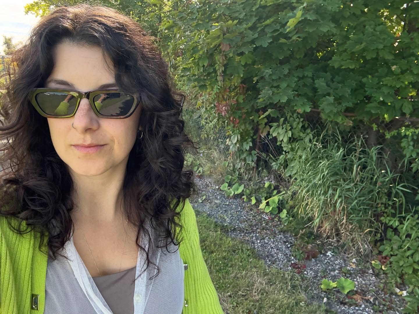 green > red, orange &amp; yellow > fully desaturated winter behind the scenes here and there 🫟🖌️😴🥧