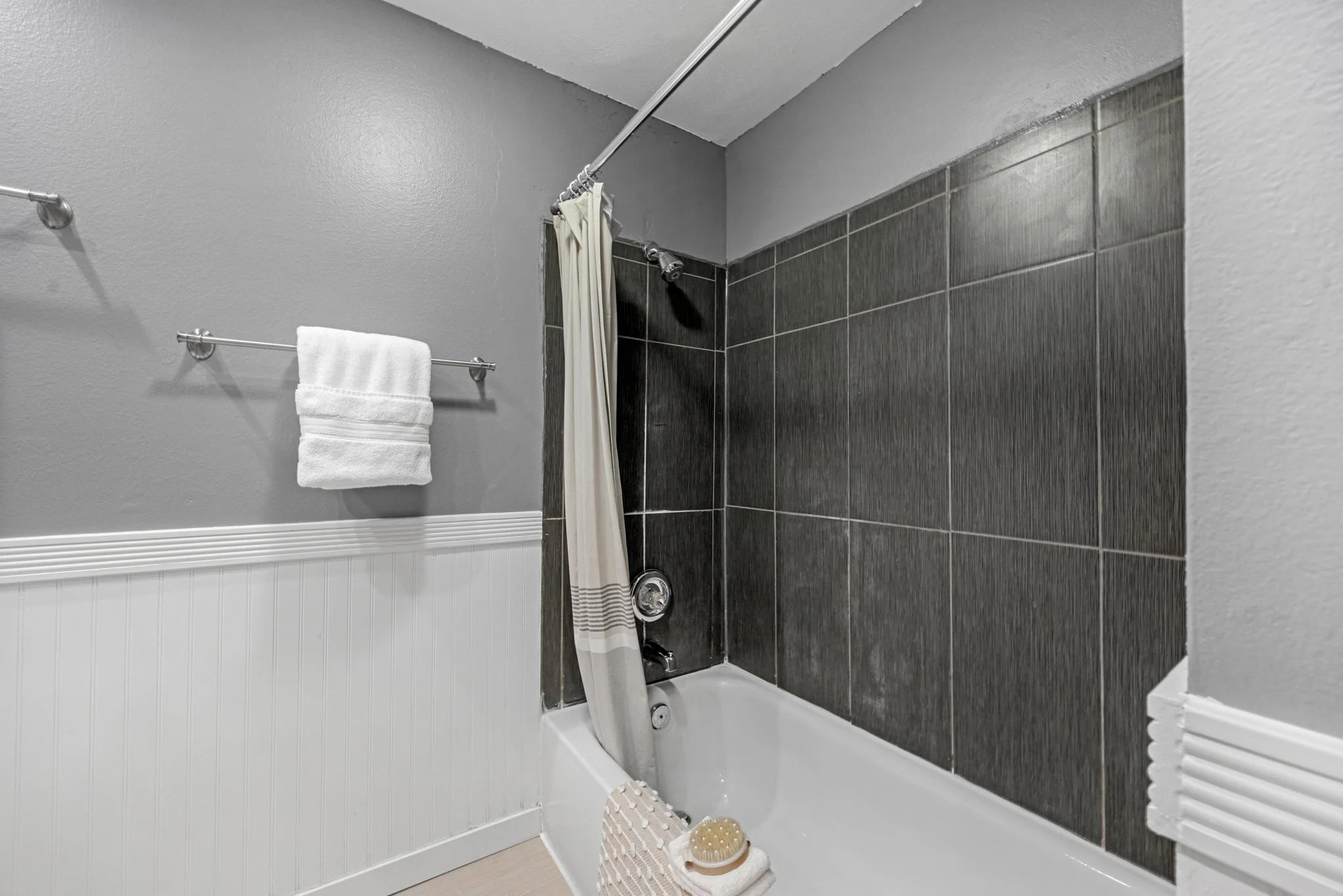 3711 26th Place W #105 Seattle, WA 98199 (14).JPG