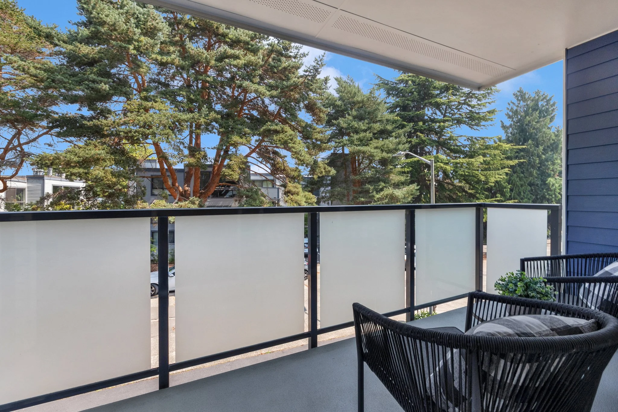 3711 26th Place W #105 Seattle, WA 98199 (15).JPG