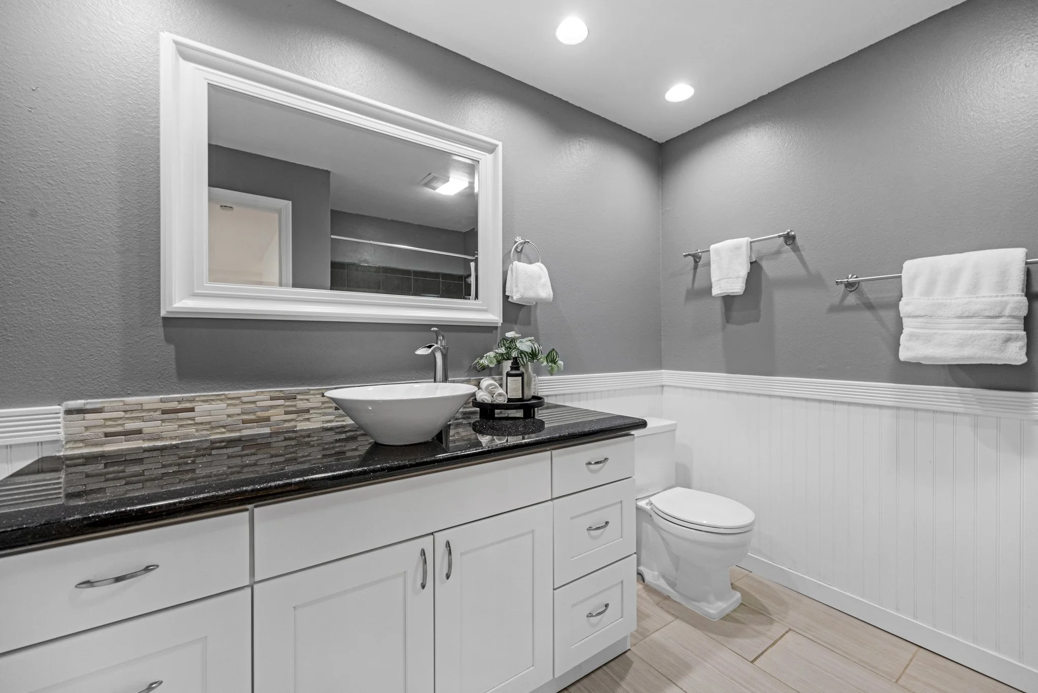 3711 26th Place W #105 Seattle, WA 98199 (13).JPG
