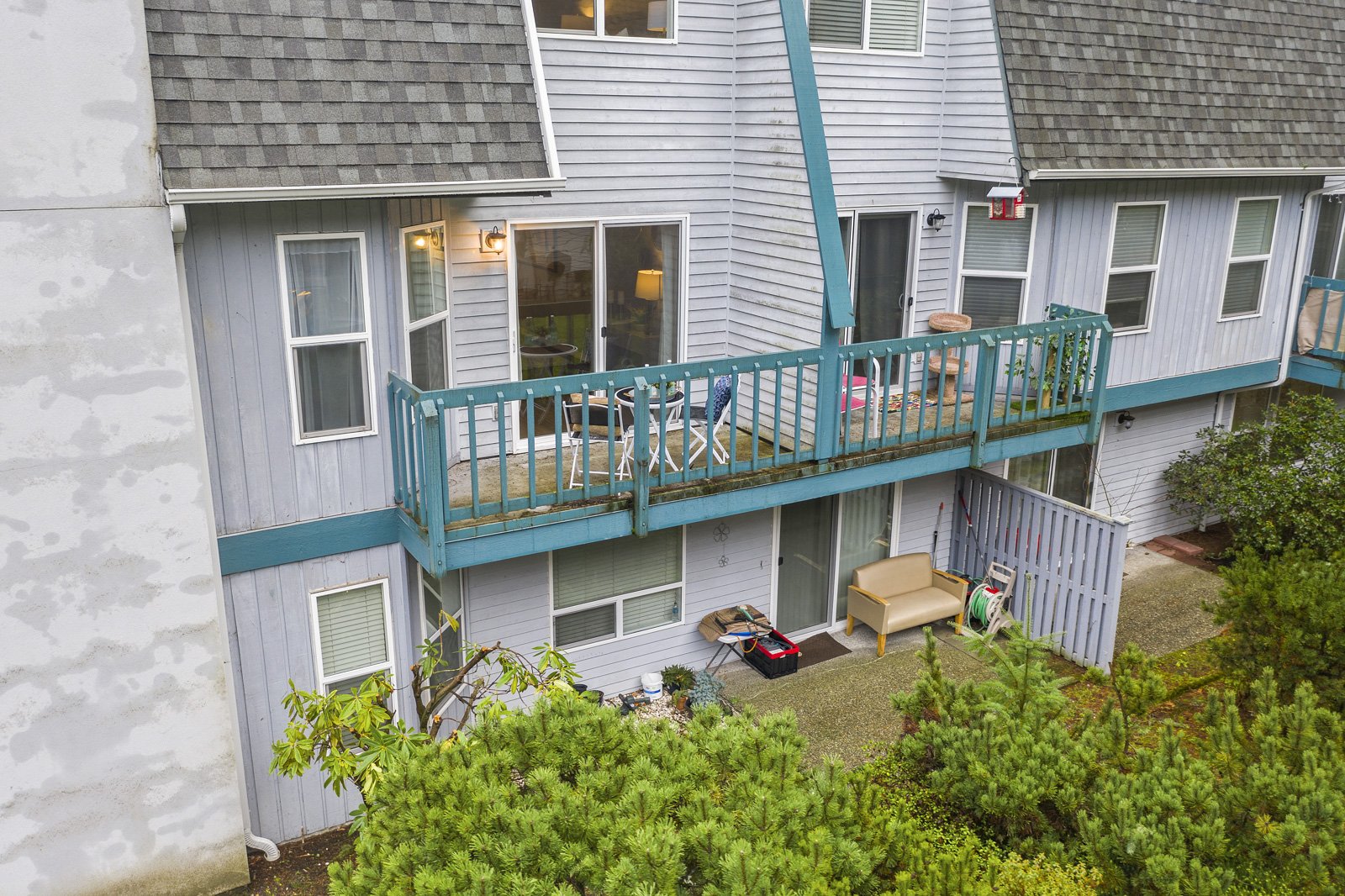 exterior of condominium with view of balcony