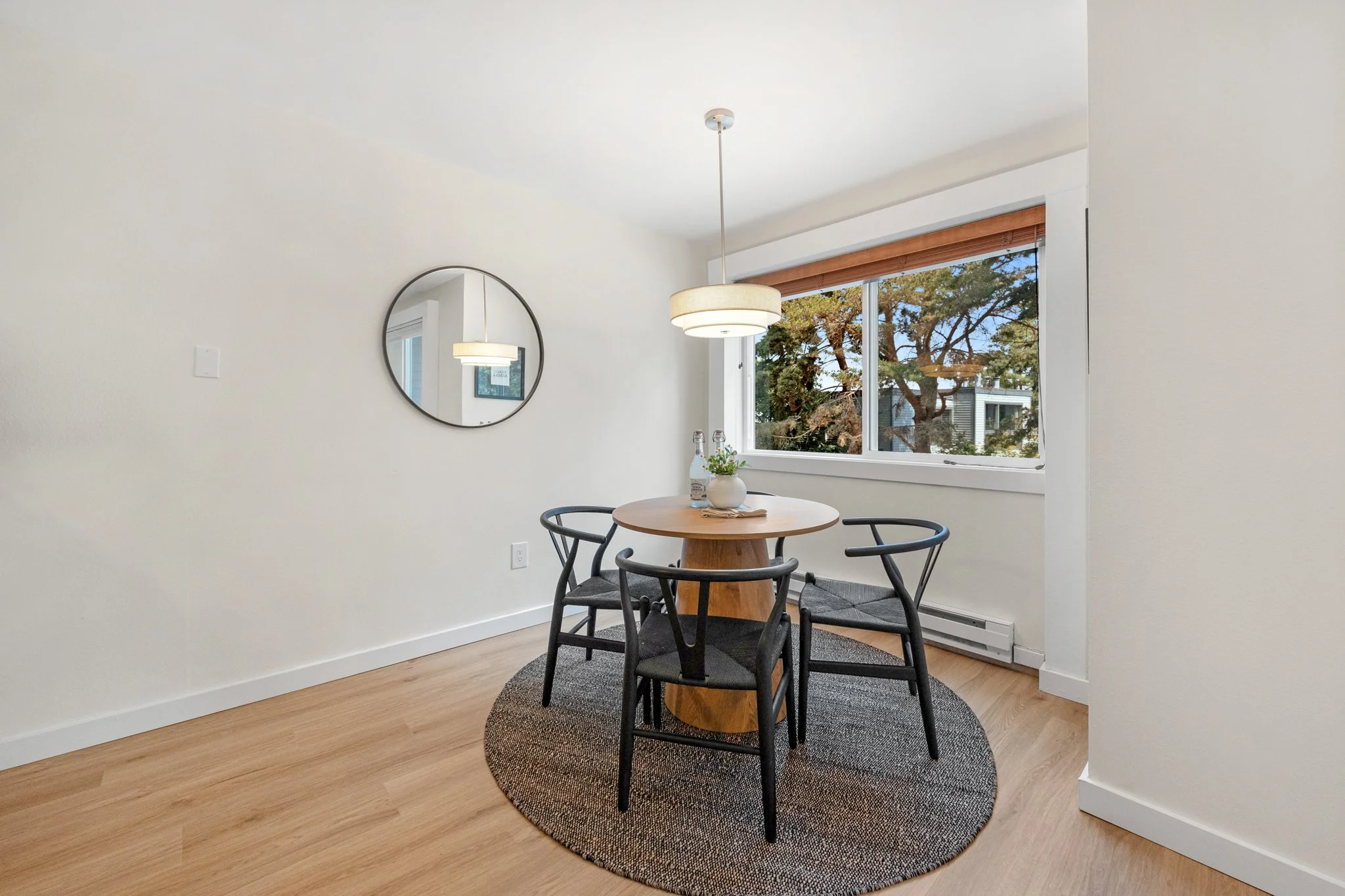 3711 26th Place W #105 Seattle, WA 98199 (5).JPG