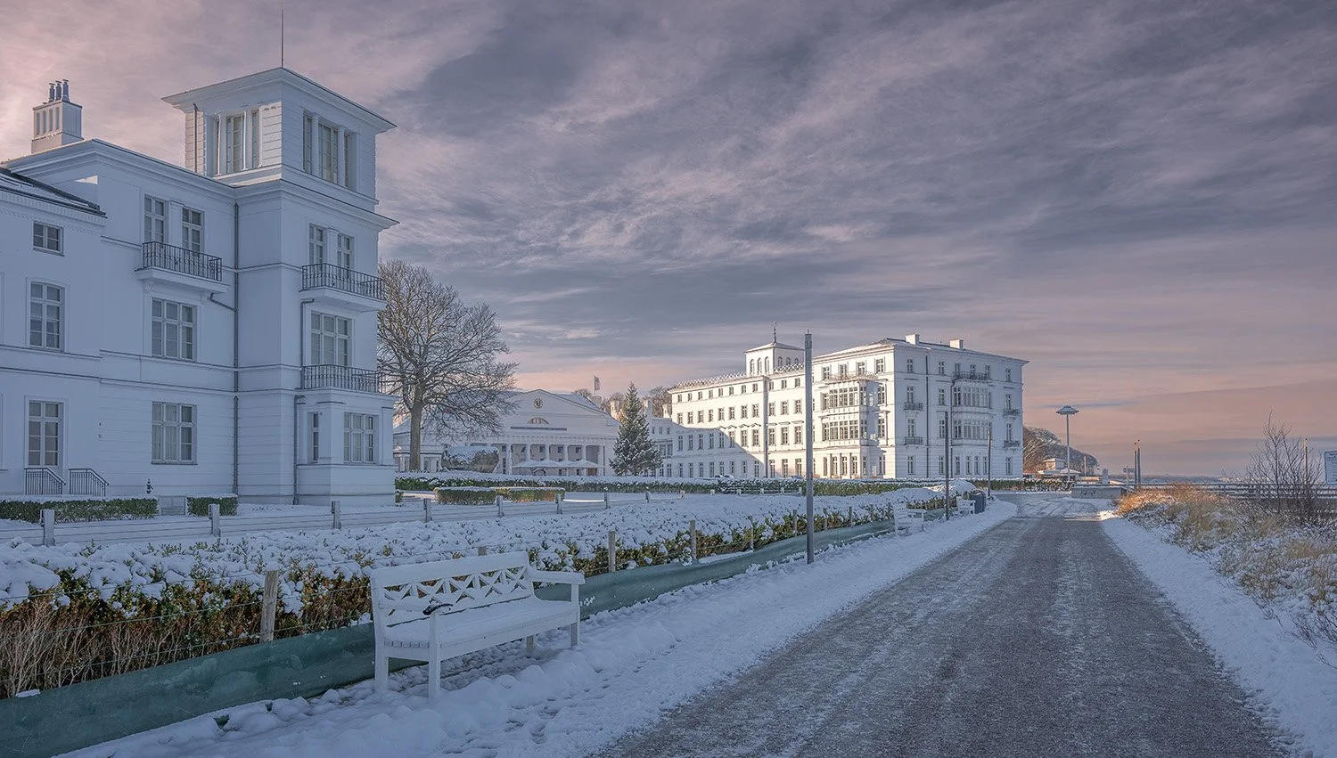 Entlang der »Perlenkette« im Ensenble des Grand Hotel Heiligendamm