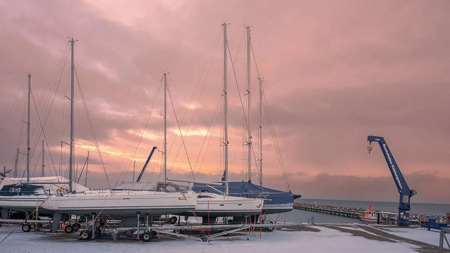 Yachthafen Kühlungsborn • Trockendock im Winter