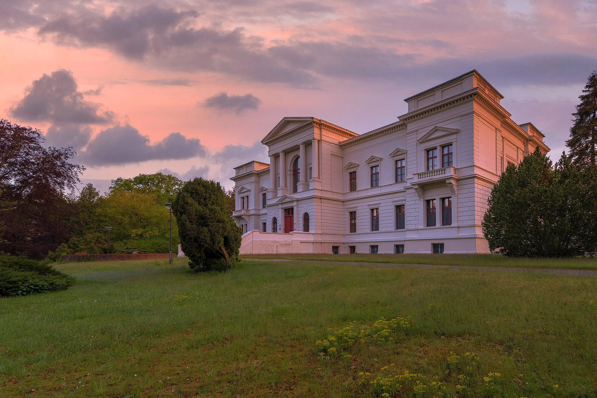 Schloss_SommerswaldeNEU1a_BOLLMANN-KOMMUNIKATION_web.jpg