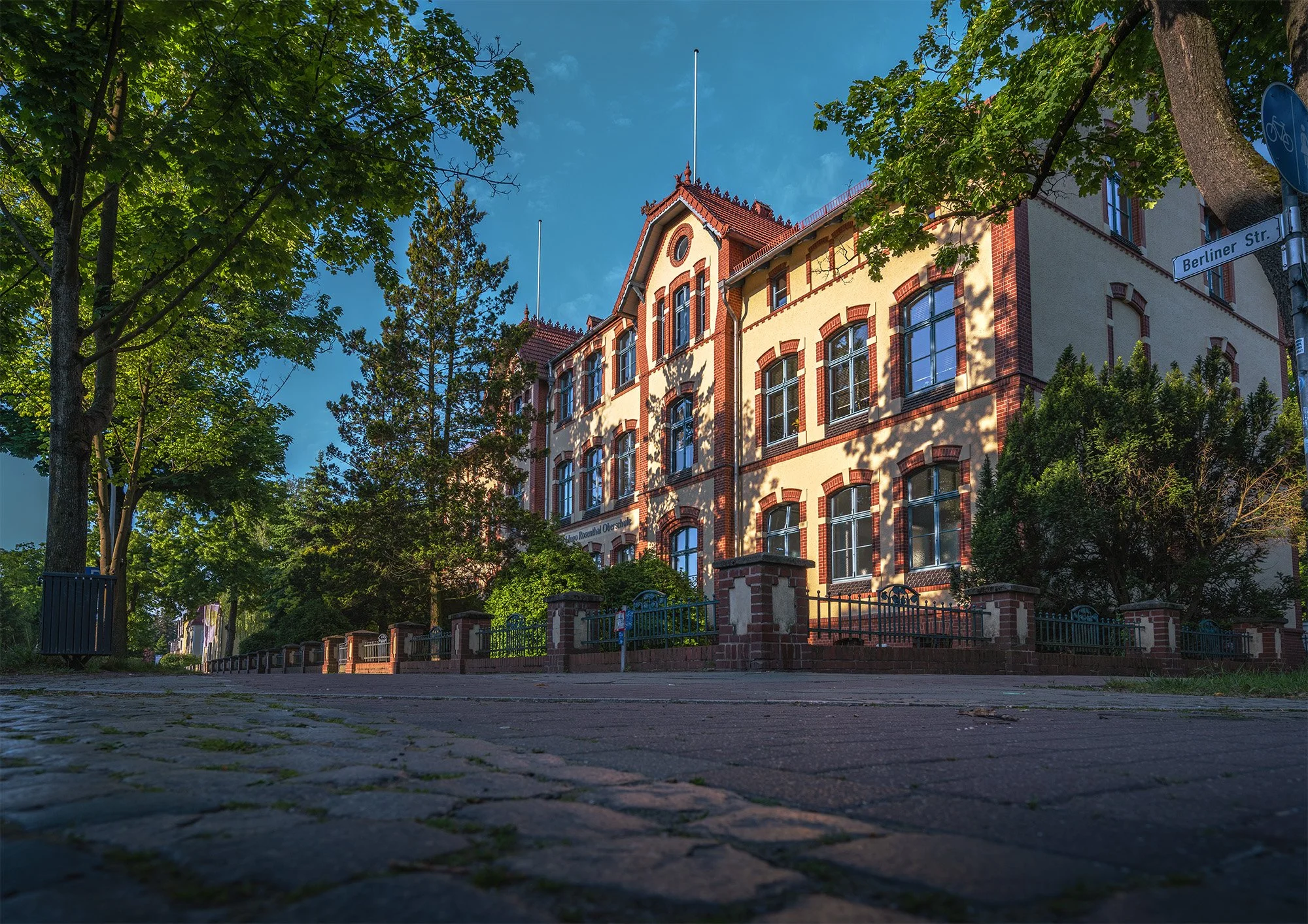 Brandenburg_HohenNeuendorf_Rosenthal_Oberschule_BOLLMANN-BF_web.jpg