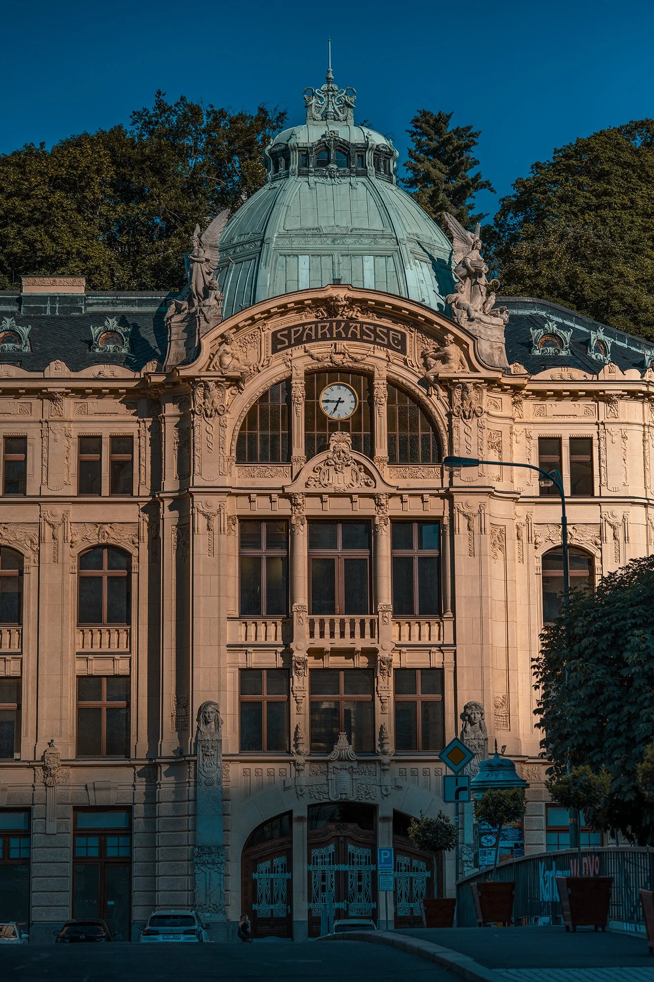 Tschechien_Karlsbad_Sparkasse_06_2022_BOLLMANN-BF_web.jpg