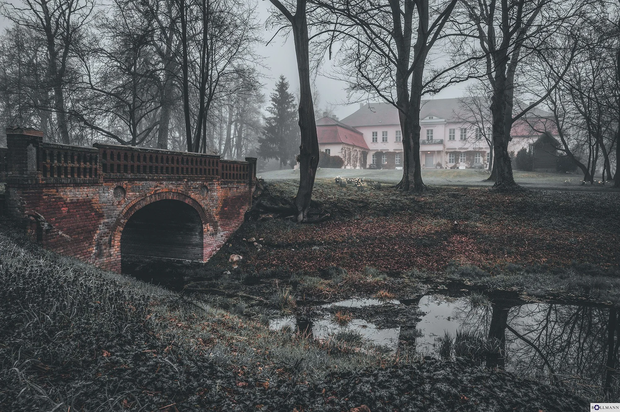 Brandenburg_Schloss_Hoppenrade_Bruecke_moody_BOLLMANN-BF_web.jpg