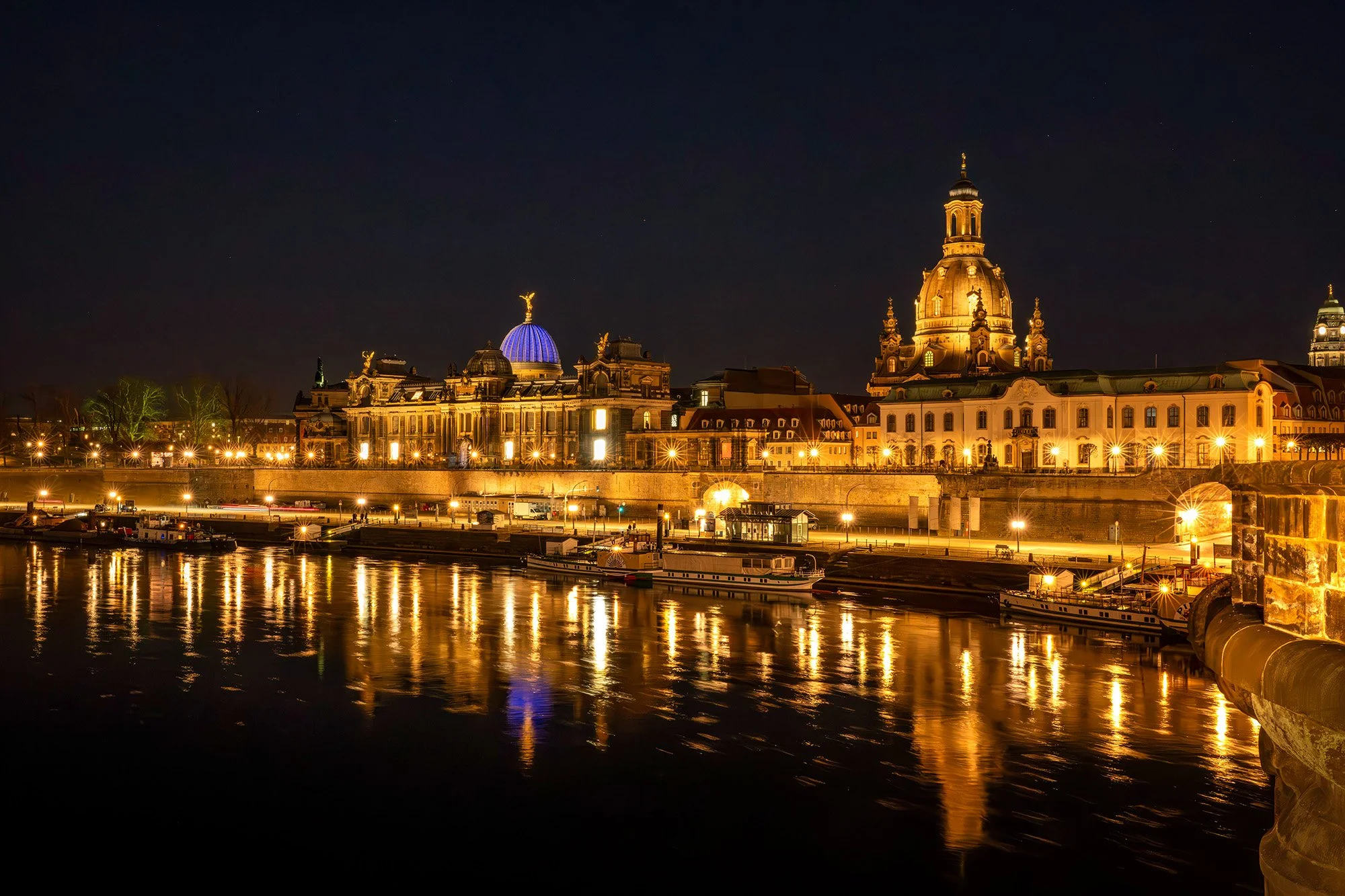 Sachsen_Dresden_Kunstakademie_Zitronenpresse_blauesKuppeldach_BOLLMANN-BF_web.jpg