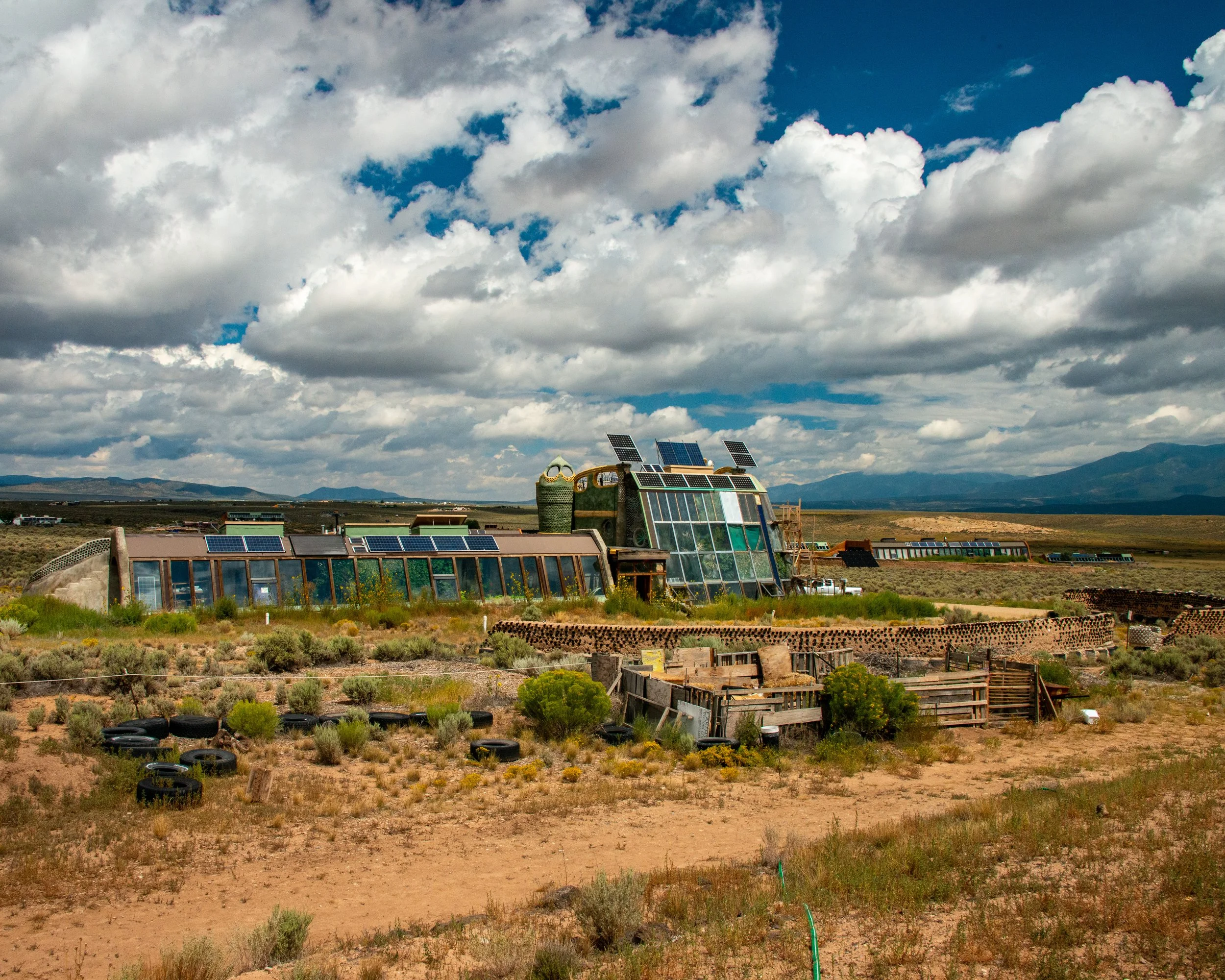 Earthships-26.jpg