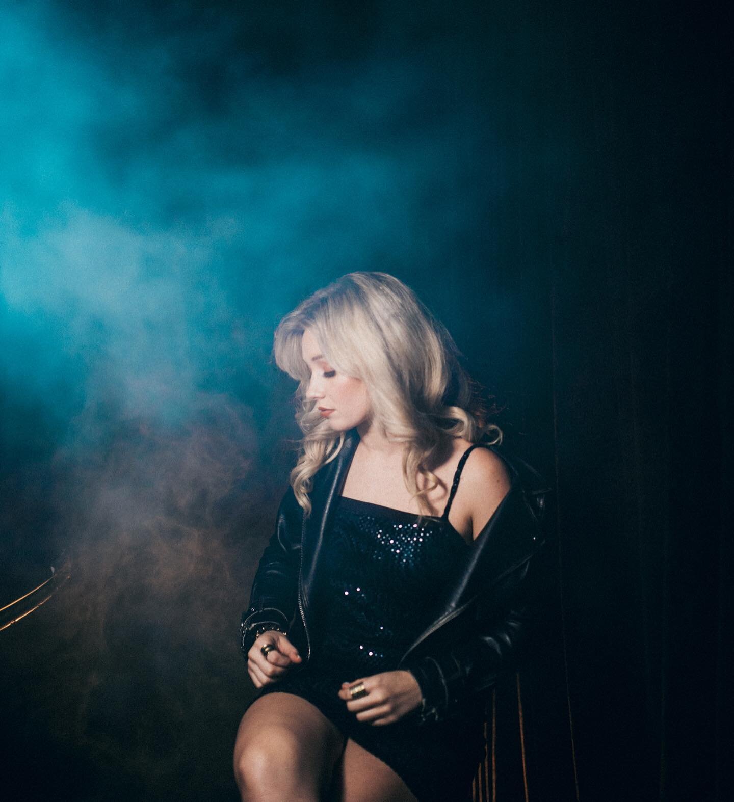 Meet @brookeleemusic !! 💕❤️&zwj;🔥
.
.
Brooke&rsquo;s Tips for Artists:

Stay humble
Work hard even when your progress isn&rsquo;t evident. Don&rsquo;t stop grinding!!
Be unique. Find what makes YOU stand out.
.
.
Shot by @urbanbay 
Styled by @tripp