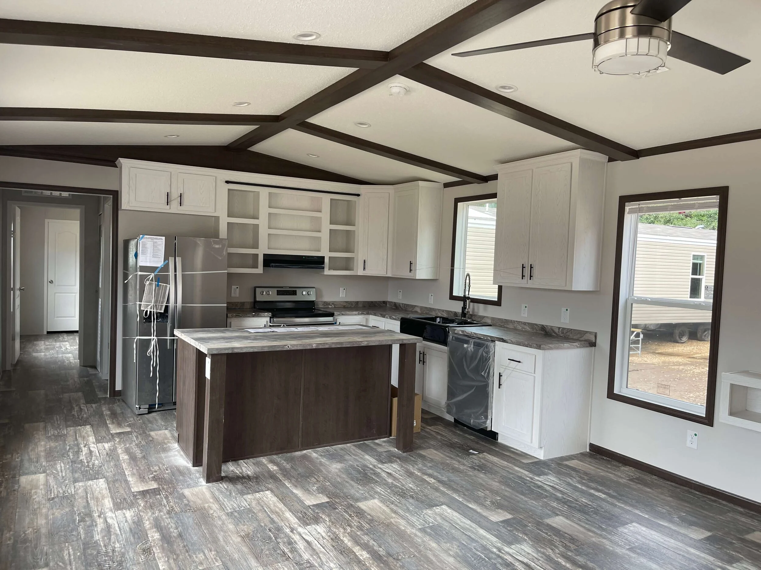 Canal 3 Bedroom Mobile Home For Sale in Texas Top Notch Homes