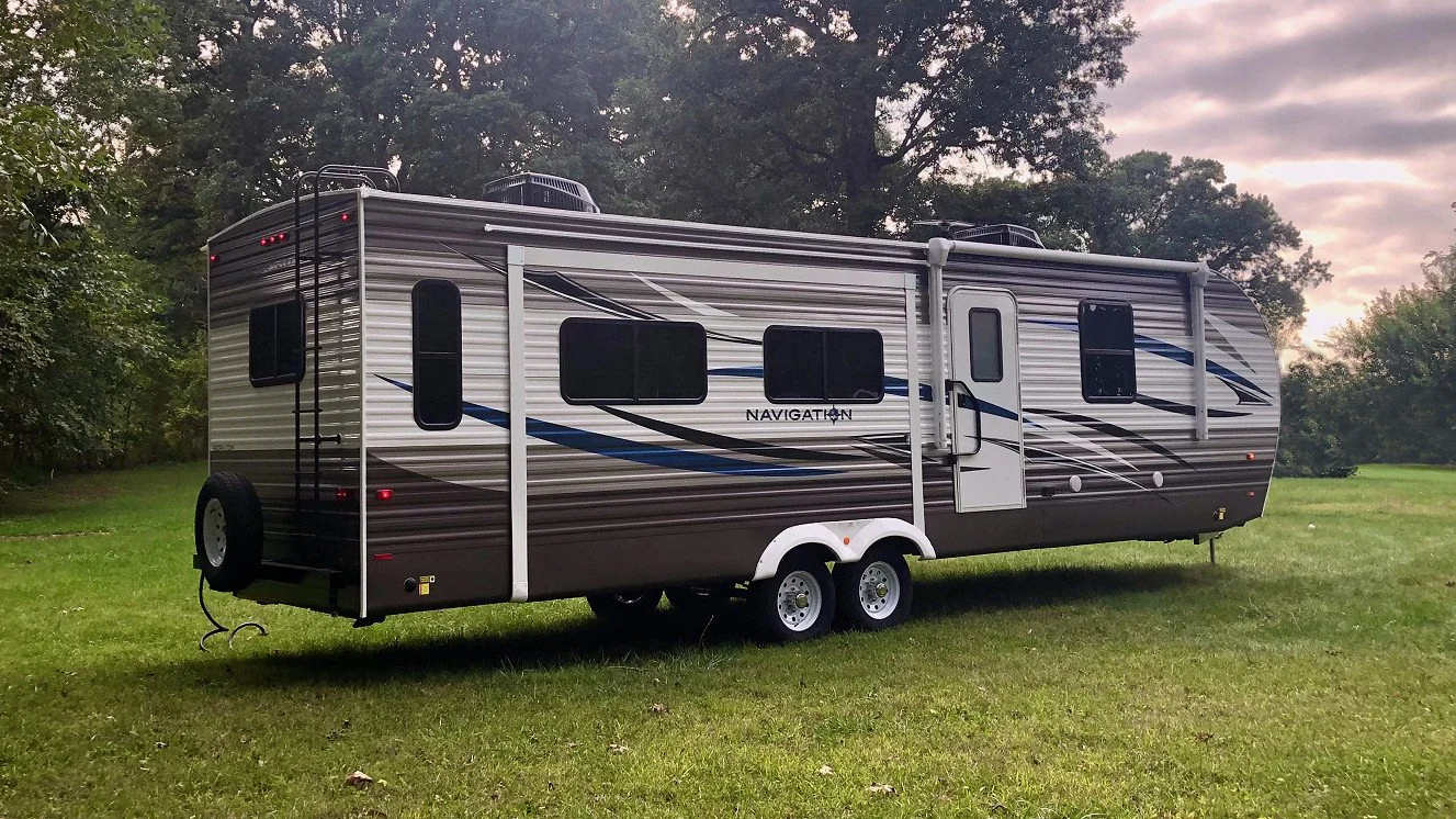 2022 Navigation 322 RLTS Right Rear