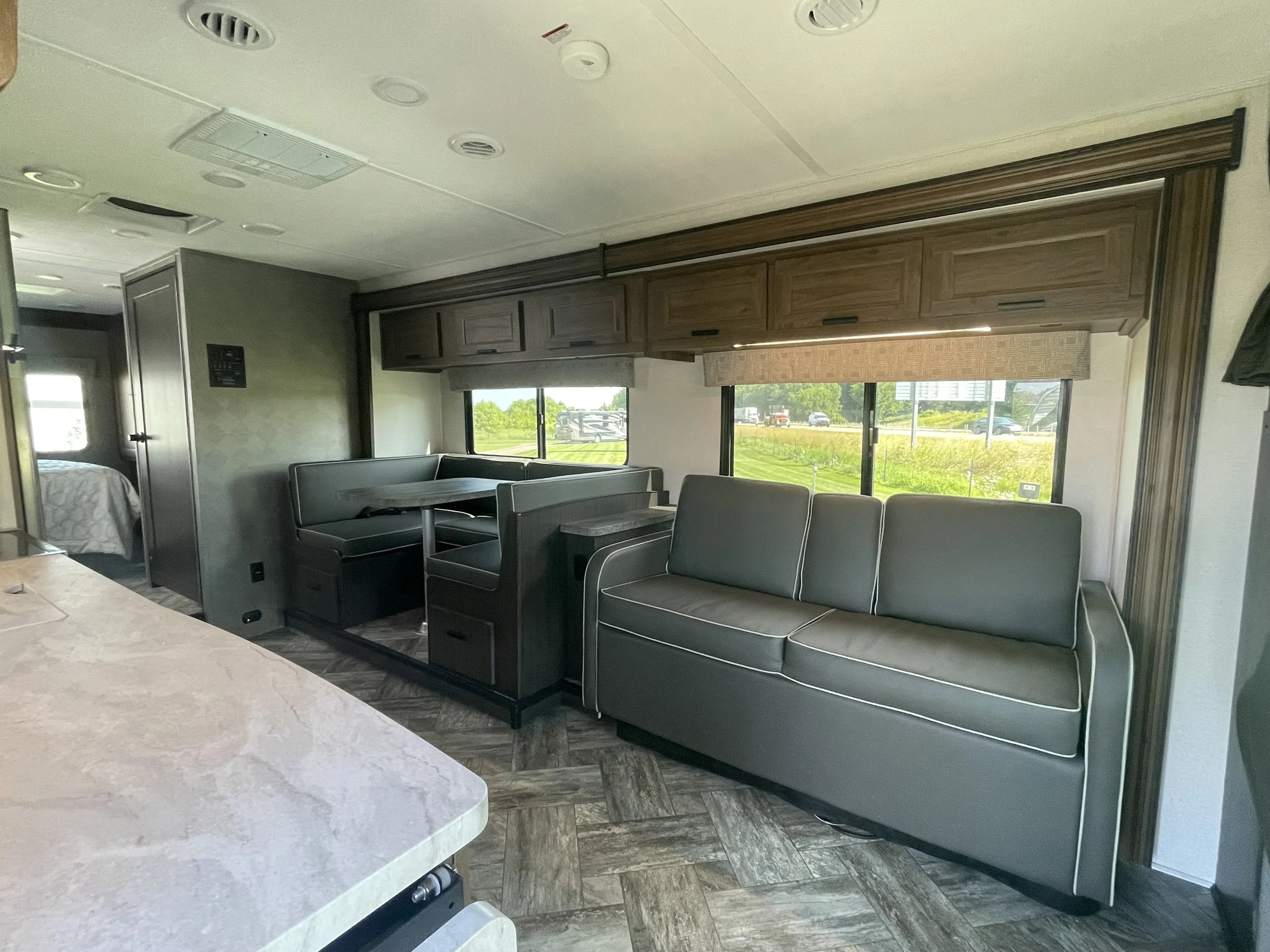 2022 Forest River Sunseeker 3010DS Living