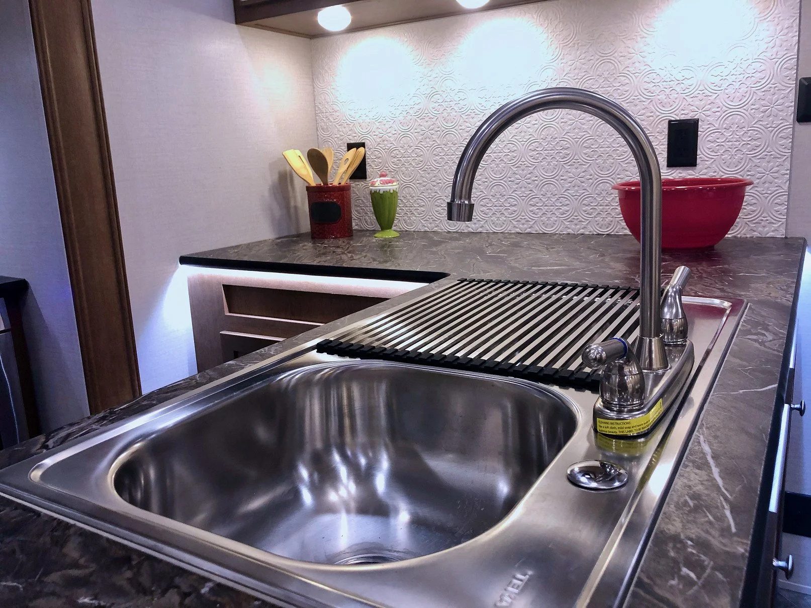 2022 Navigation 322 RLTS Sink