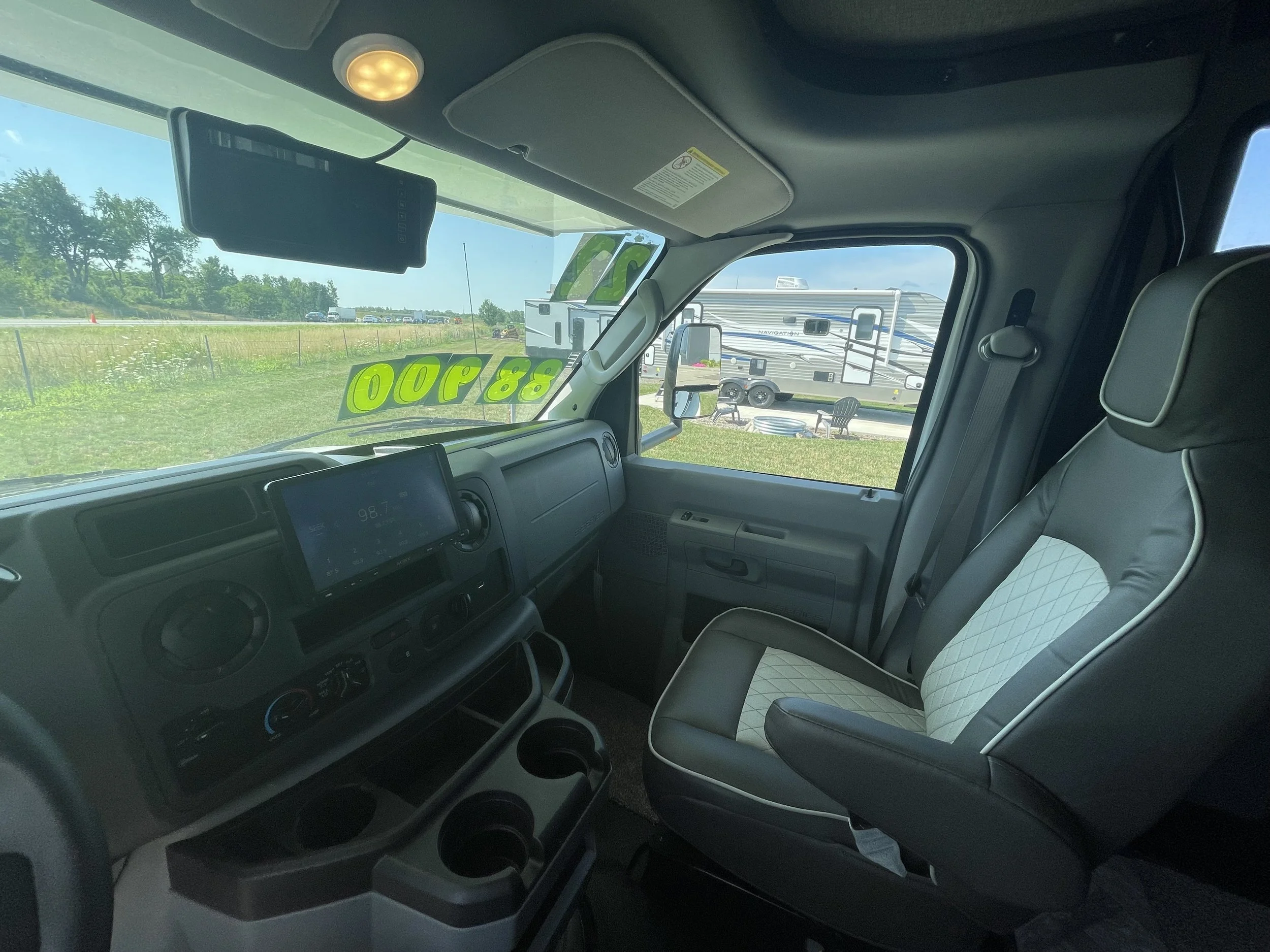 2022 Forest River Sunseeker 3010DS