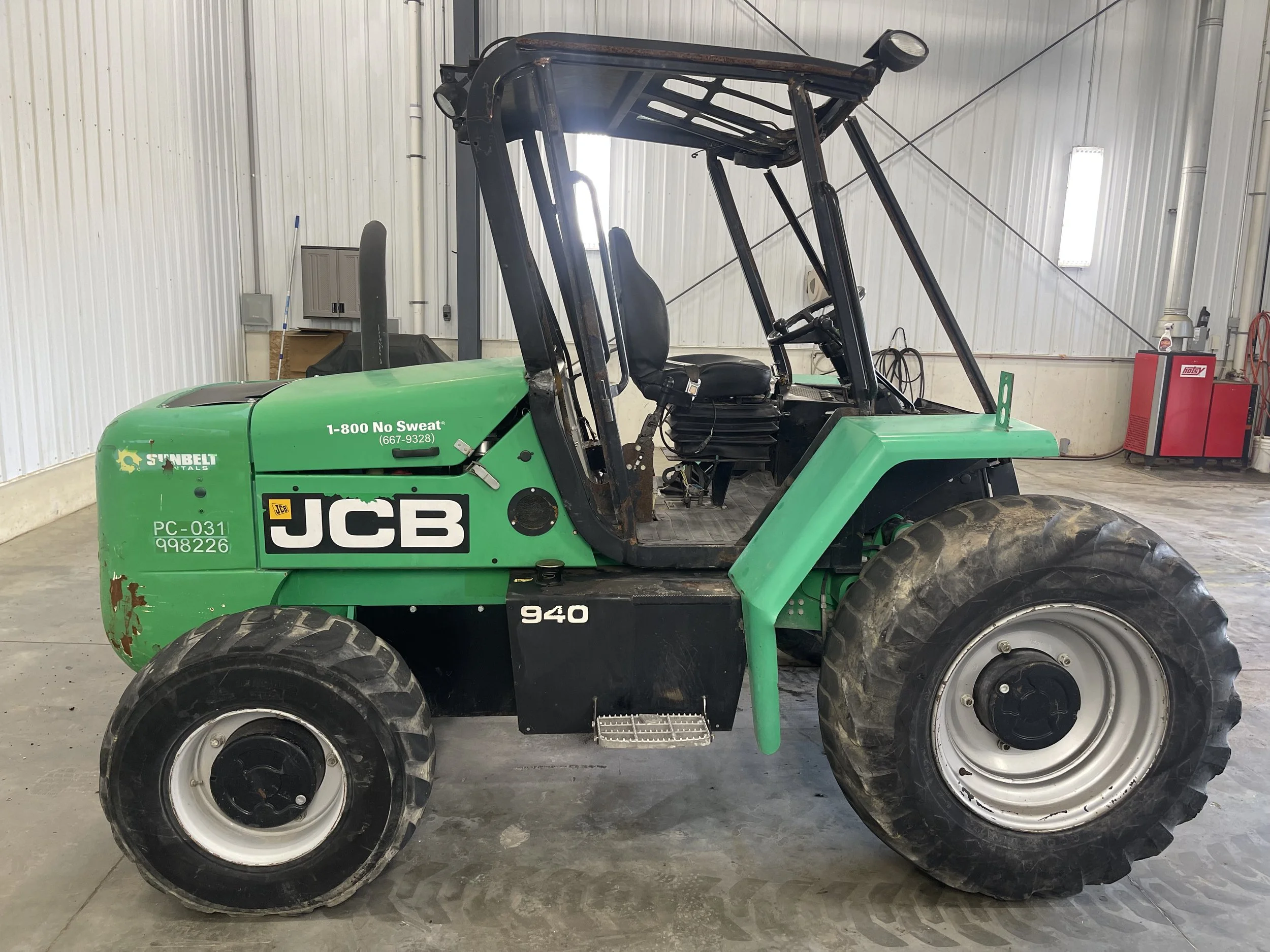 2016 JCB 940 Forklift 8000lb For Sale