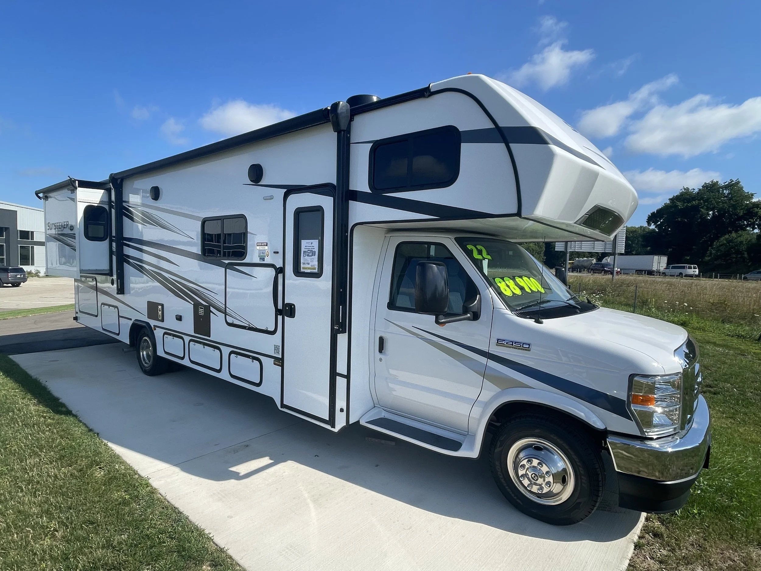 2022 Forest River Sunseeker 3010DS Front Left