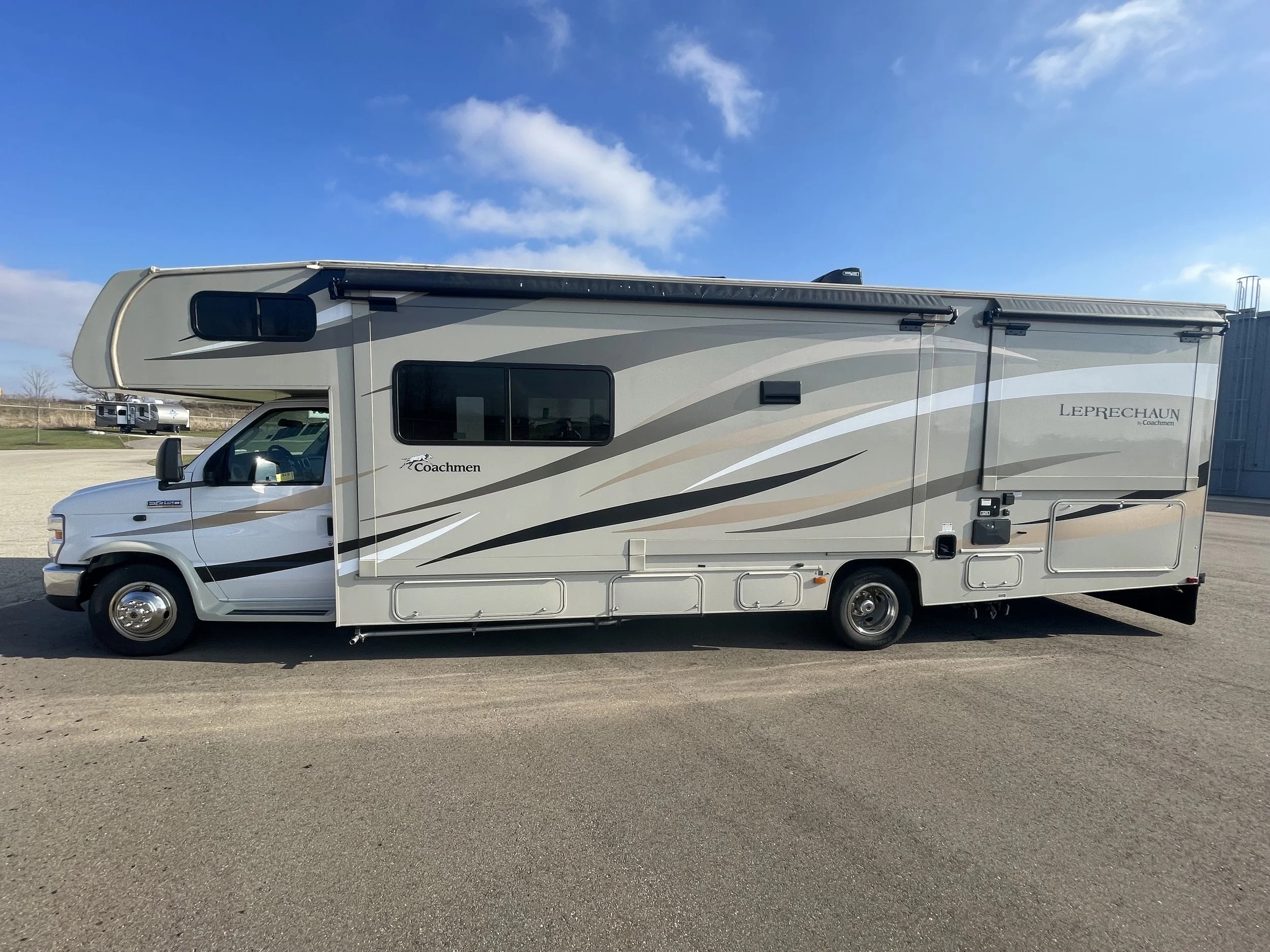 2019 Coachmen Leprechaun 311FS