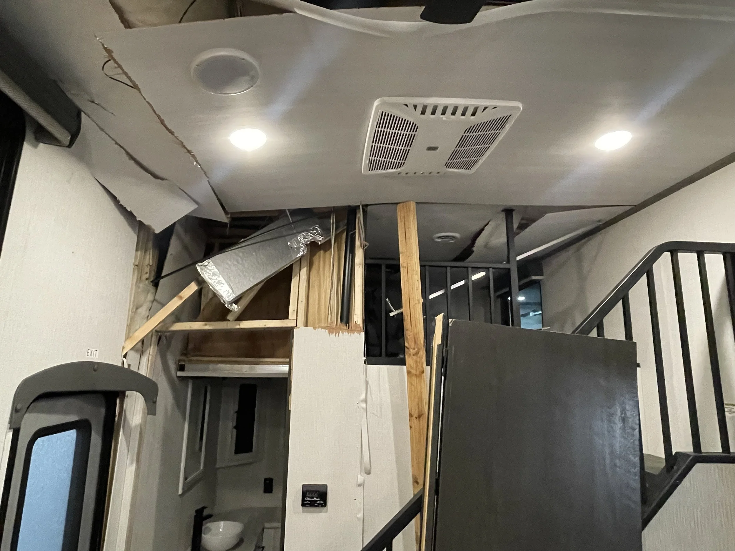 2024 Keystone Residence 40CLDL Destination Trailer