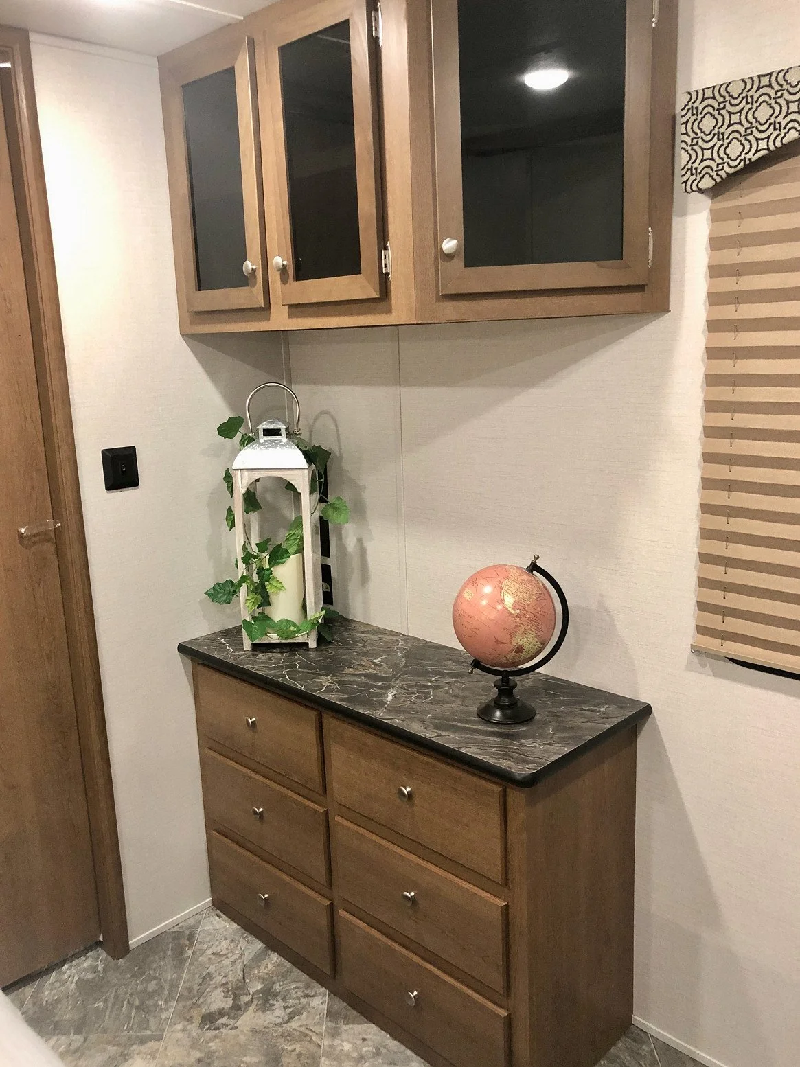 2022 Navigation 322 RLTS Master Entertainment