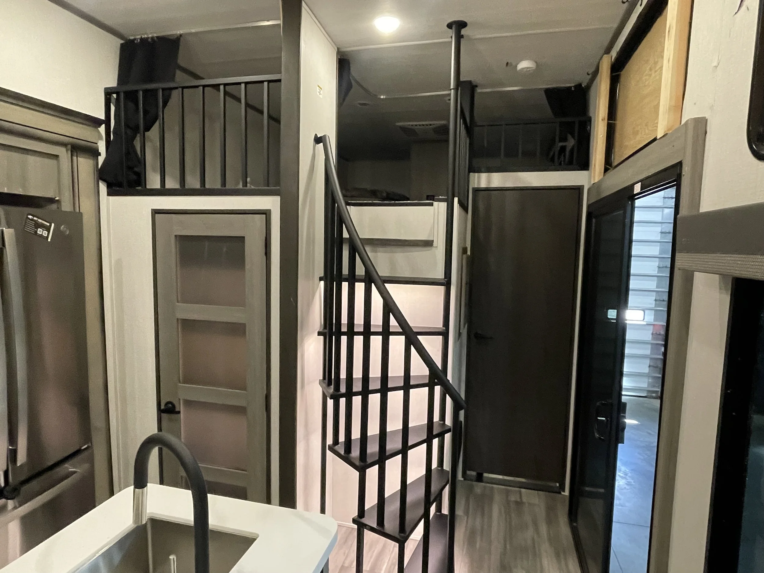 2024 Keystone Residence 40CLDL Destination Trailer