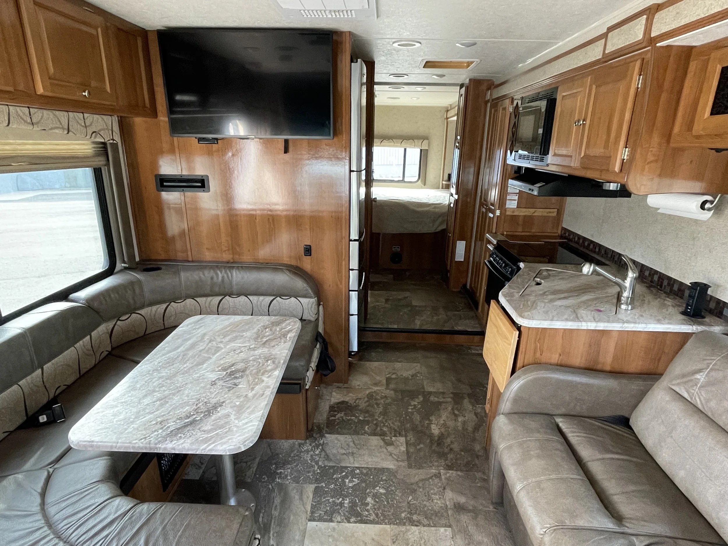 2019 Coachmen Leprechaun 311FS