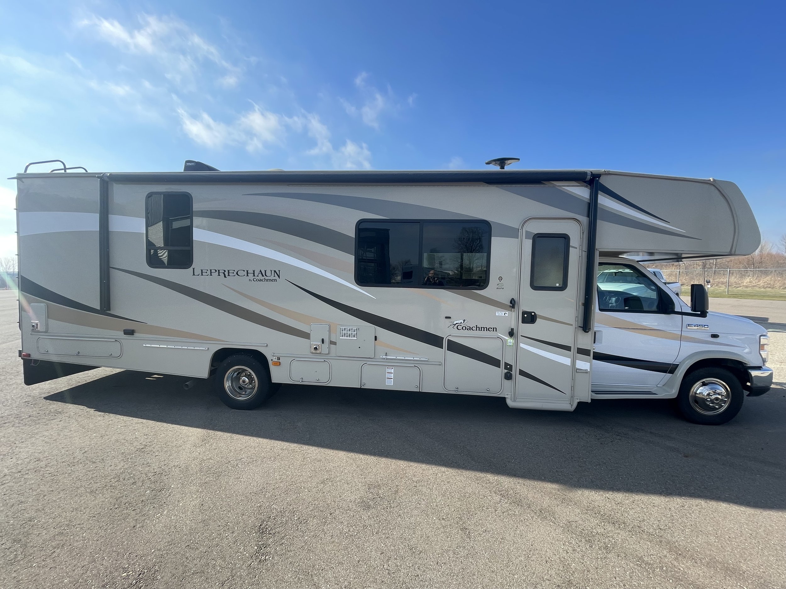 2019 Coachmen Leprechaun 311FS