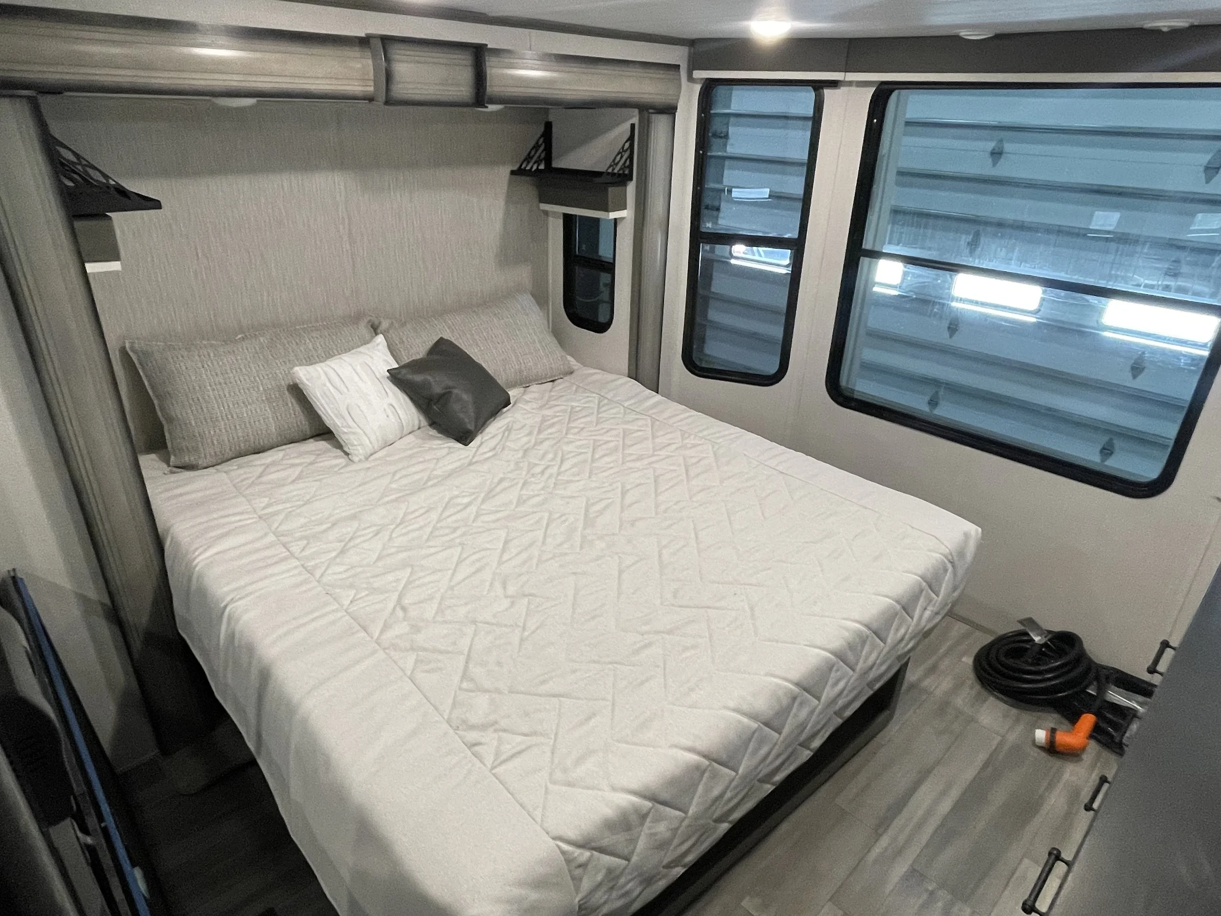 2024 Keystone Residence 40CLDL Destination Trailer