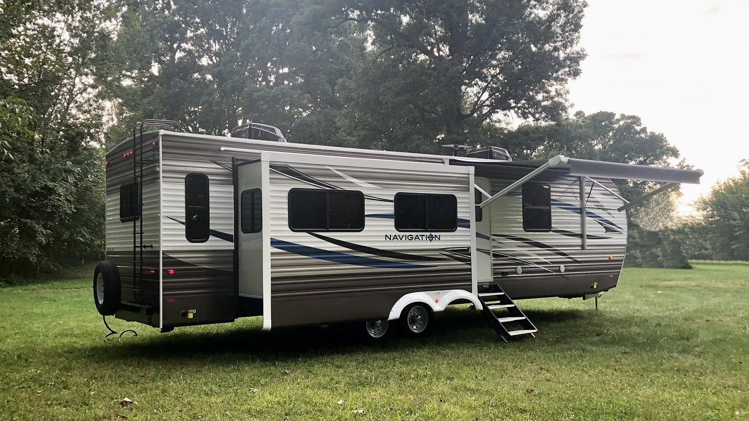 2022 Navigation 322 RLTS Left Slideout