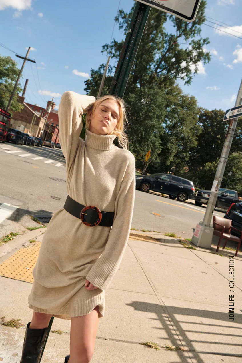 OVERSIZED KNIT DRESS