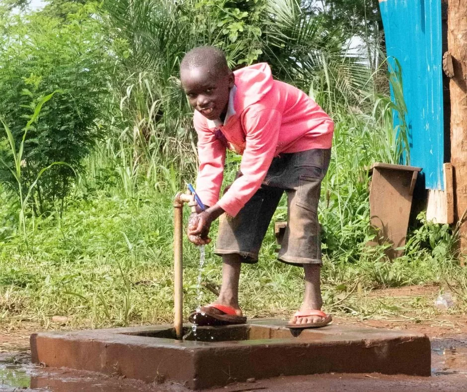 Today we are thankful for clean 
water 💧It's something we often take for 
granted, but a blessing (and necessity) for 
health and life for our kids!  Thank you to 
everyone who has funded our wells!! 🤗