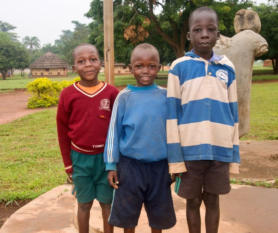 The first weeks of school are behind 
us, and they're beginning to settle again. We are so 
thankful for your prayers for all the children as they 
return after the long break, but especially for the 
100 new children. This is just the beginning of 
